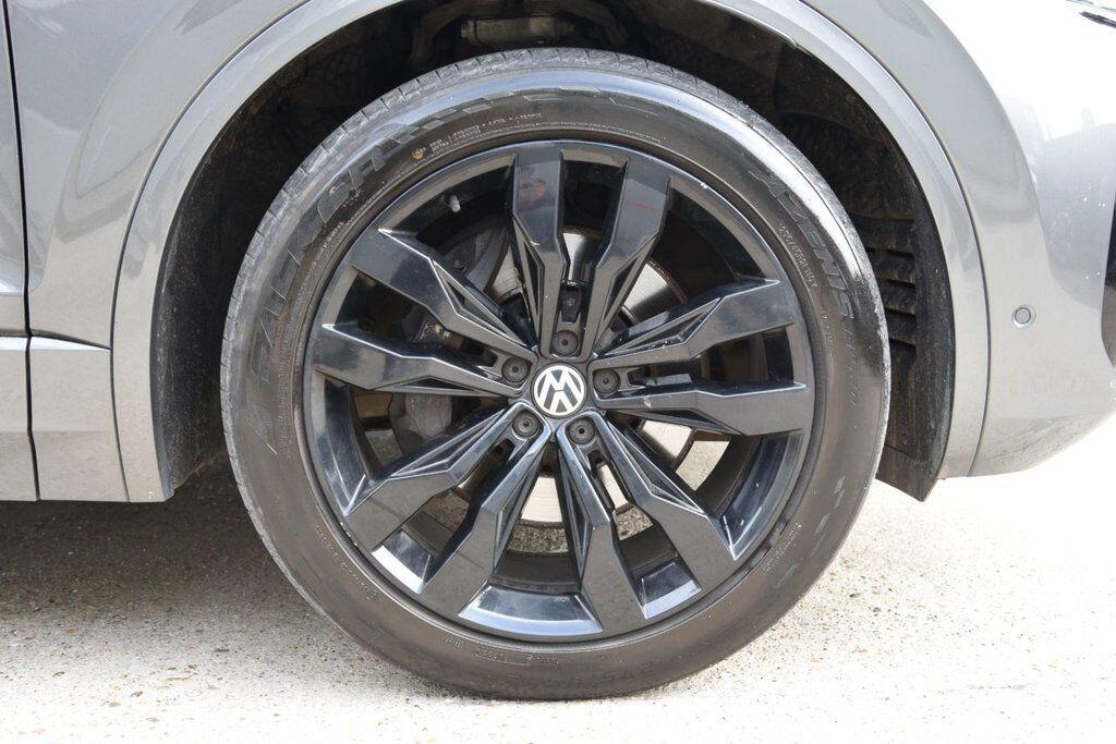 Volkswagen Touareg view 65