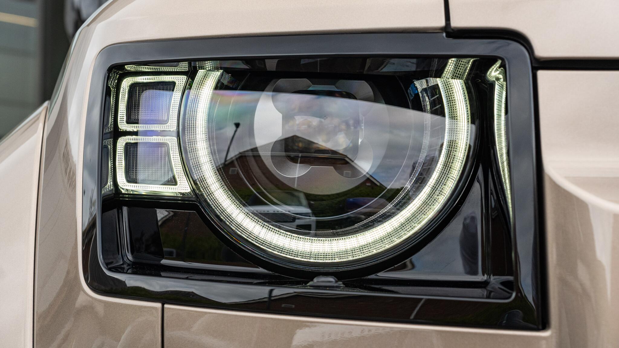 Land Rover Defender view 60