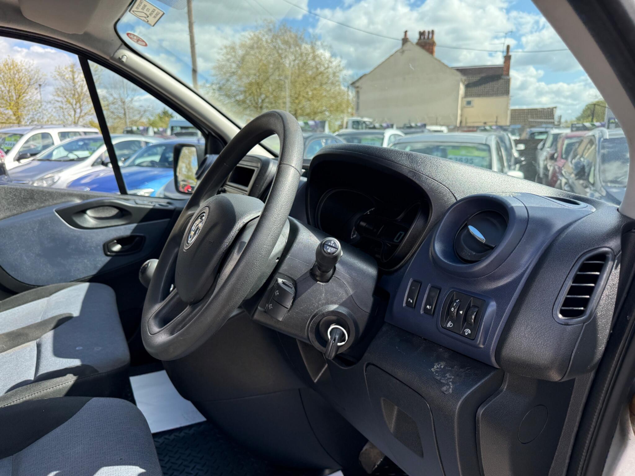 Vauxhall Vivaro - Image 50