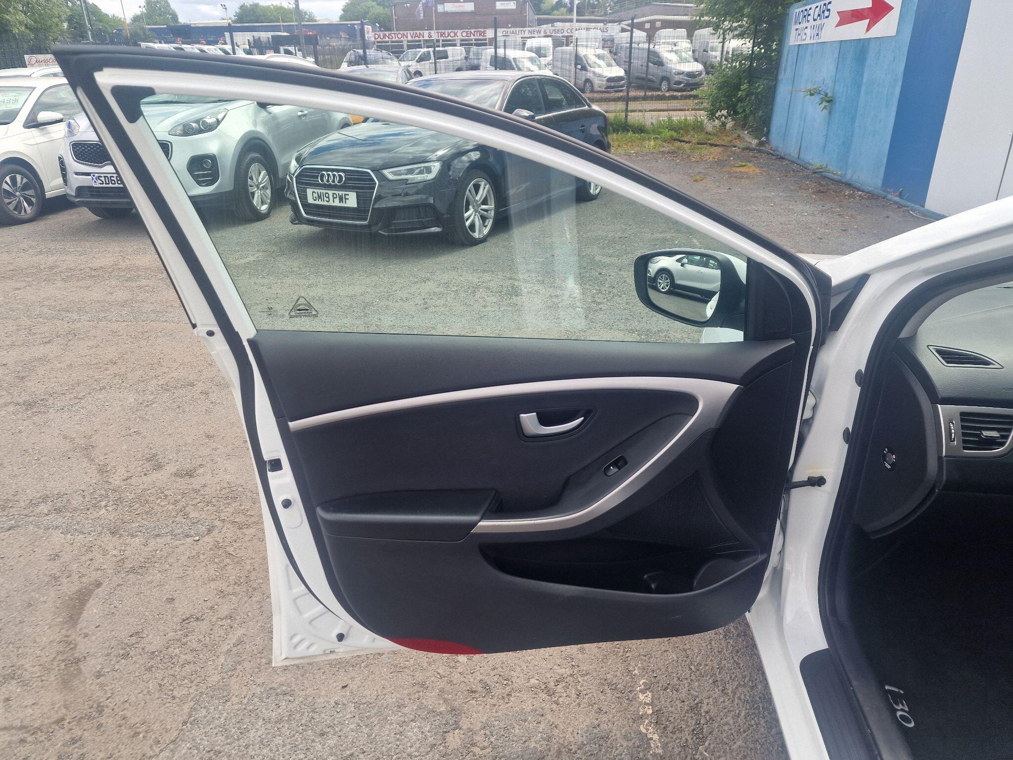 Hyundai I30 view 39