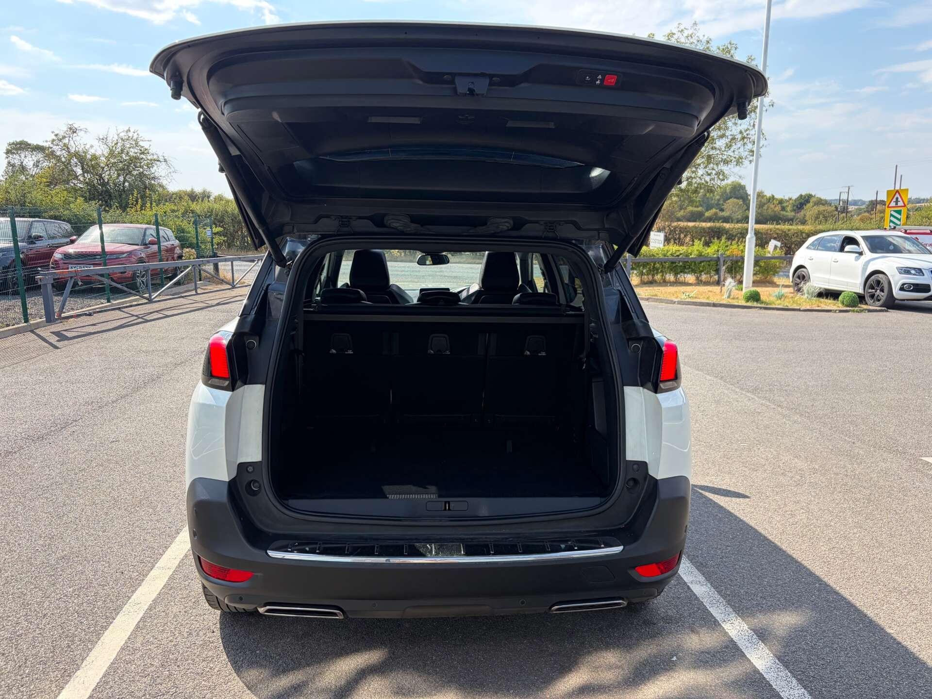 Peugeot 5008 view 24
