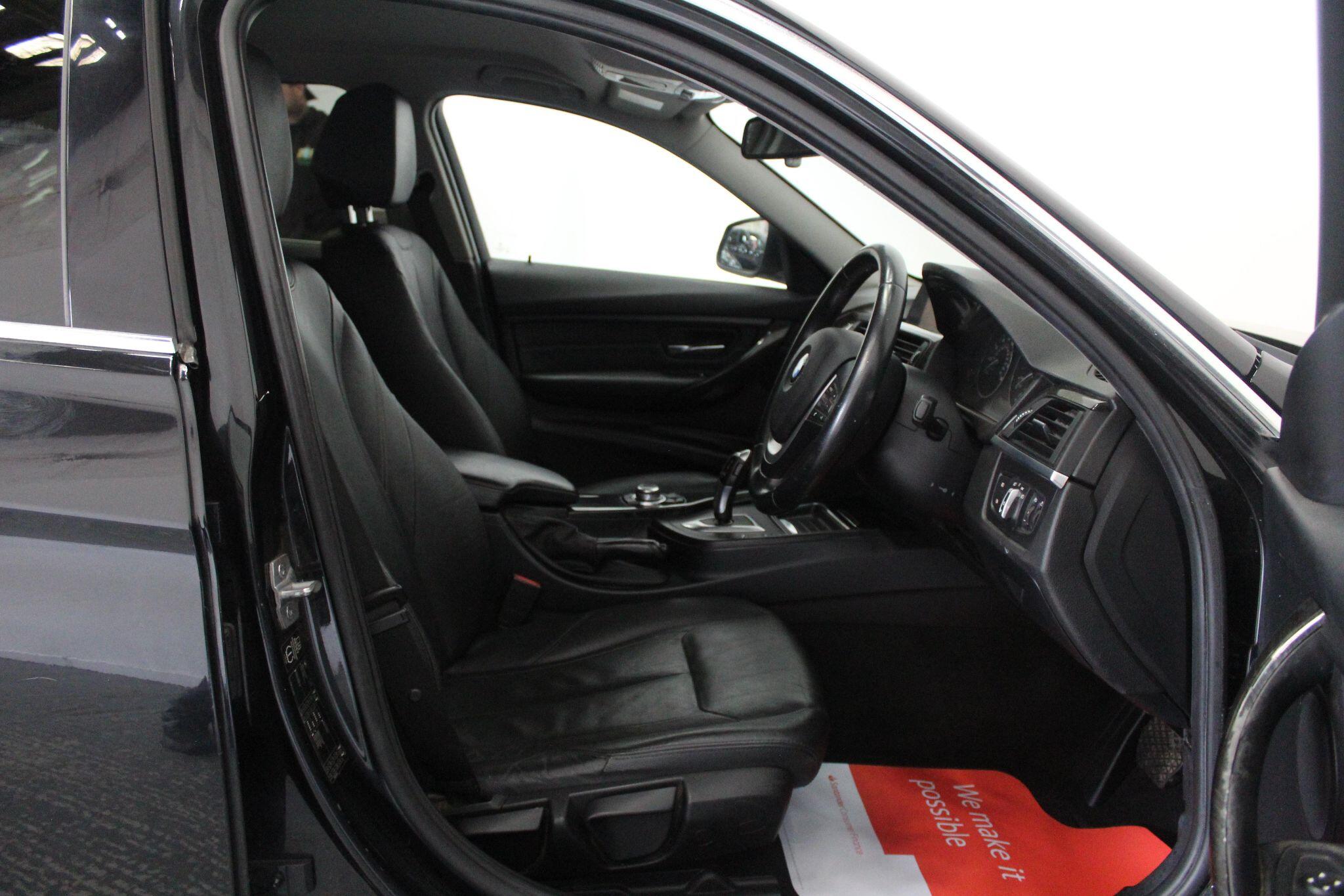 BMW 3 Series view 29