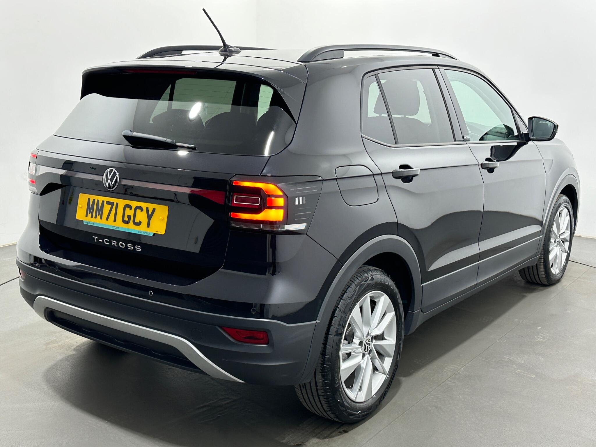 Volkswagen T-Cross view 51