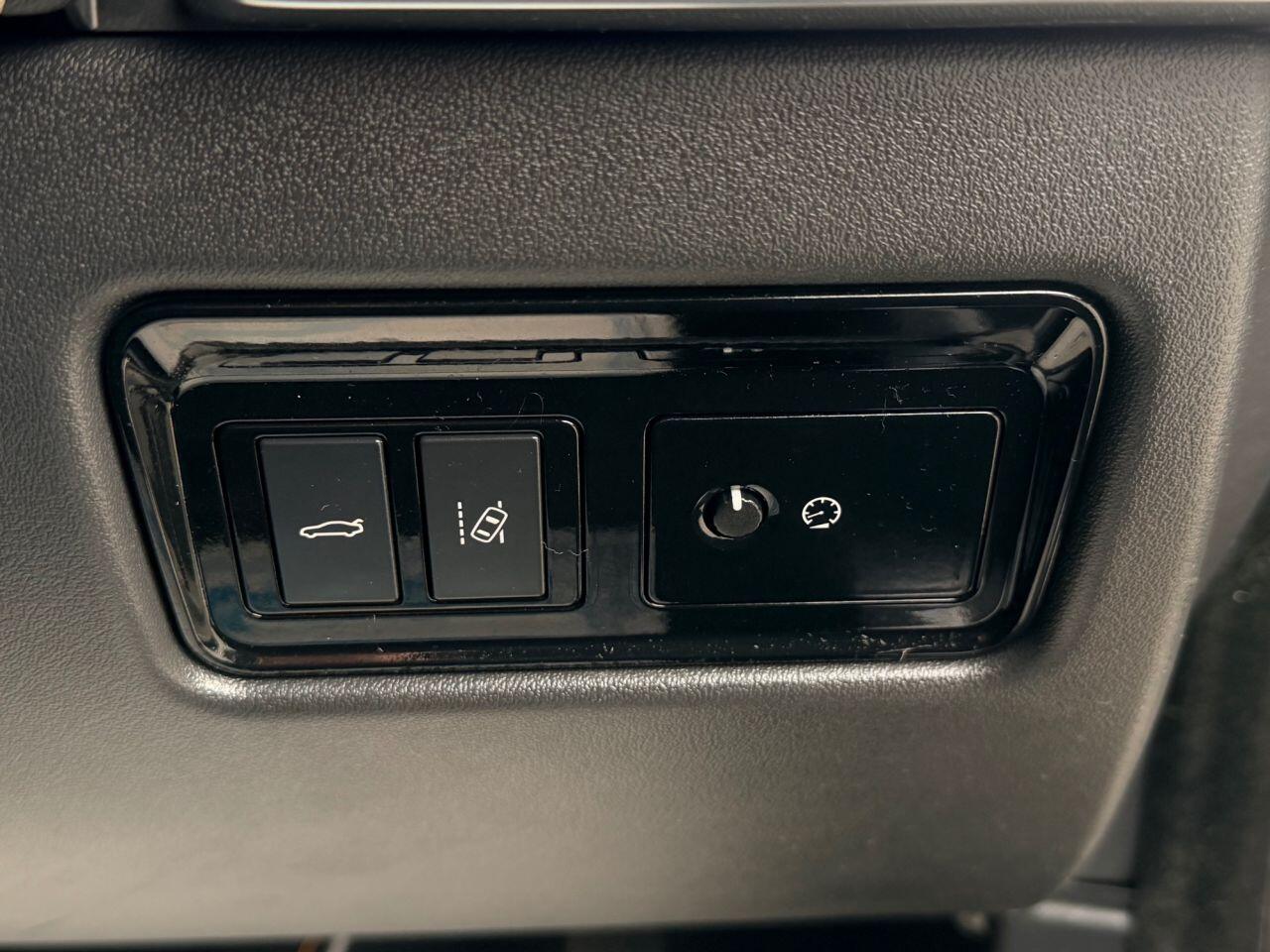 Jaguar Xe view 33