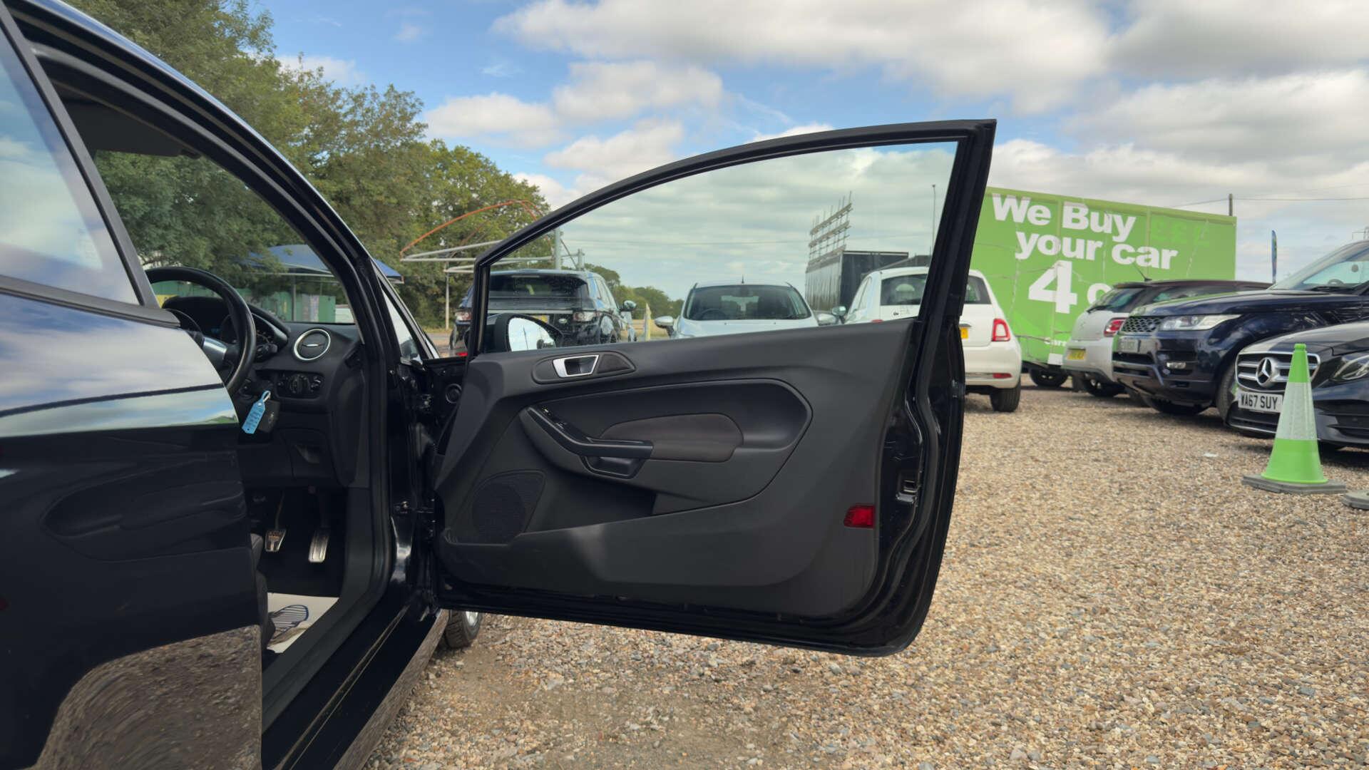 Ford Fiesta view 31