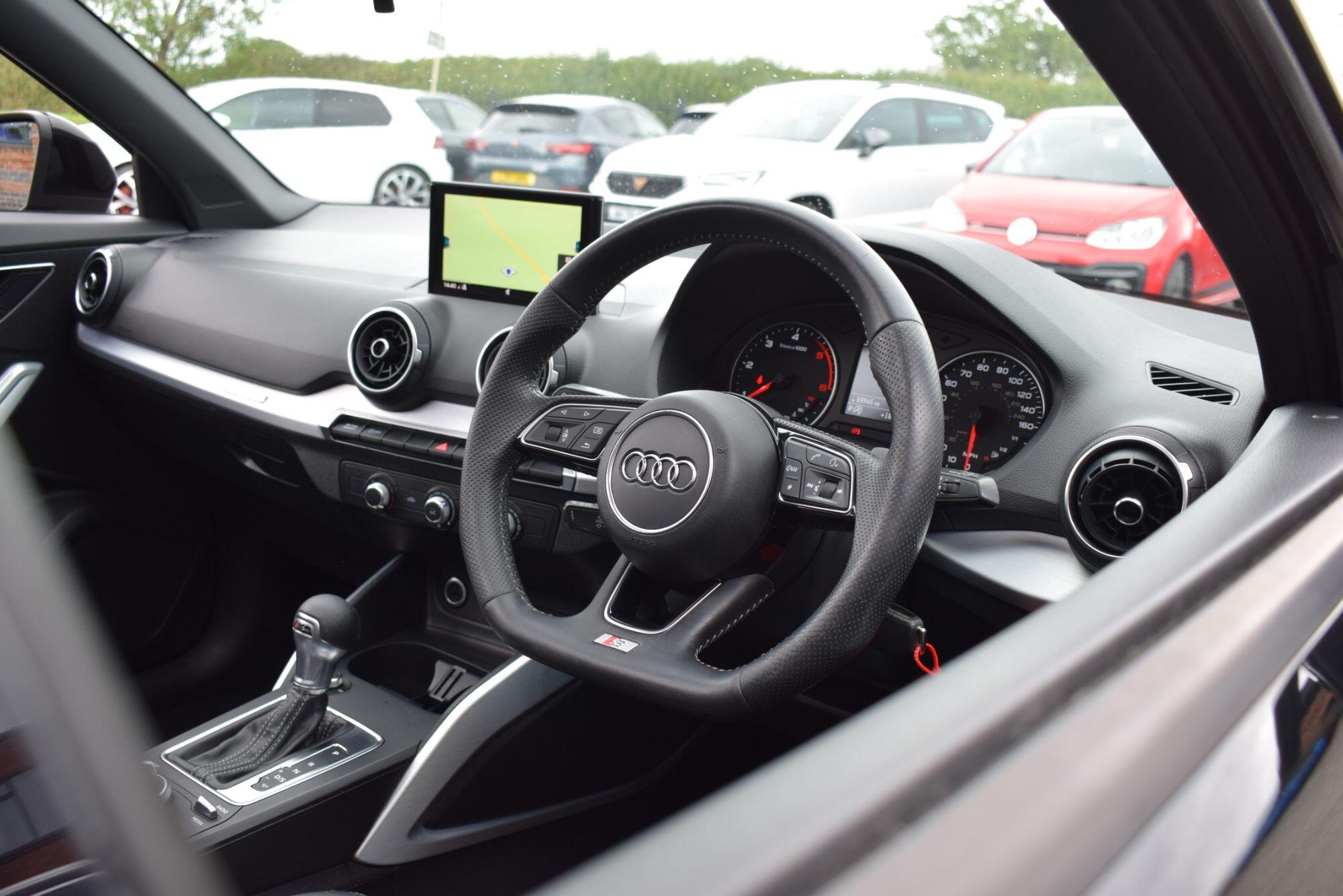 Audi Q2 view 11