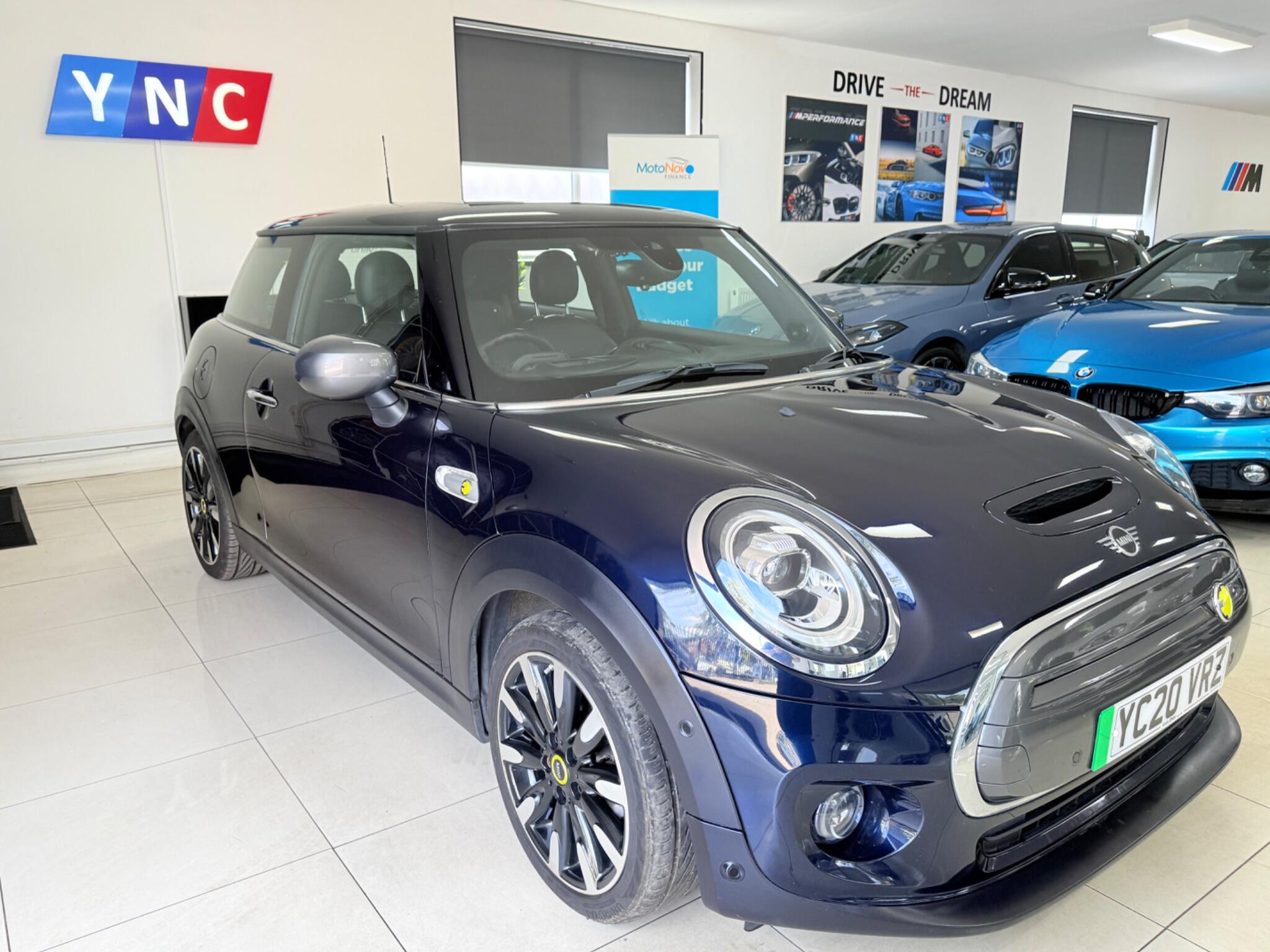 MINI Hatch view 20