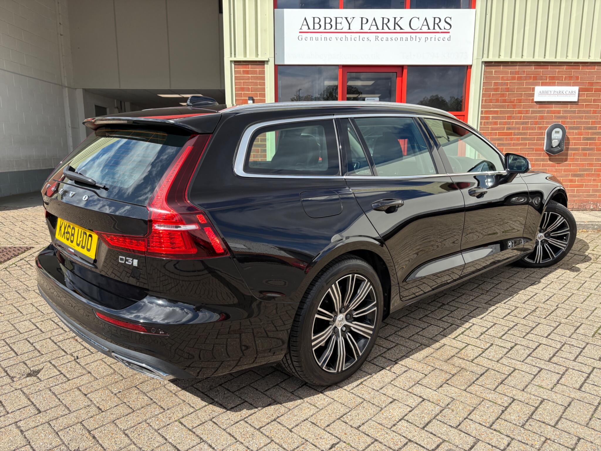 Volvo V60 view 3