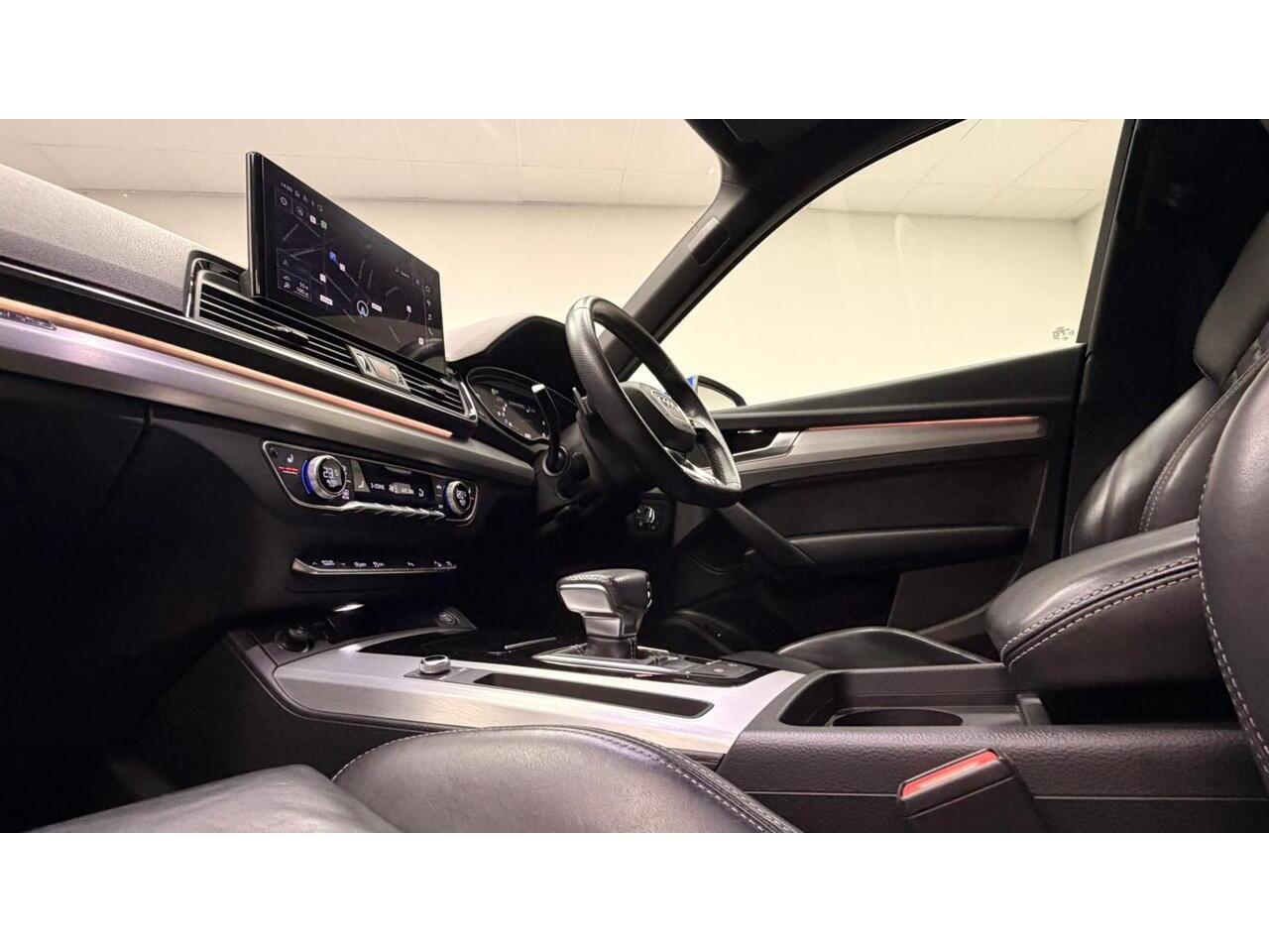 Audi Q5 view 28