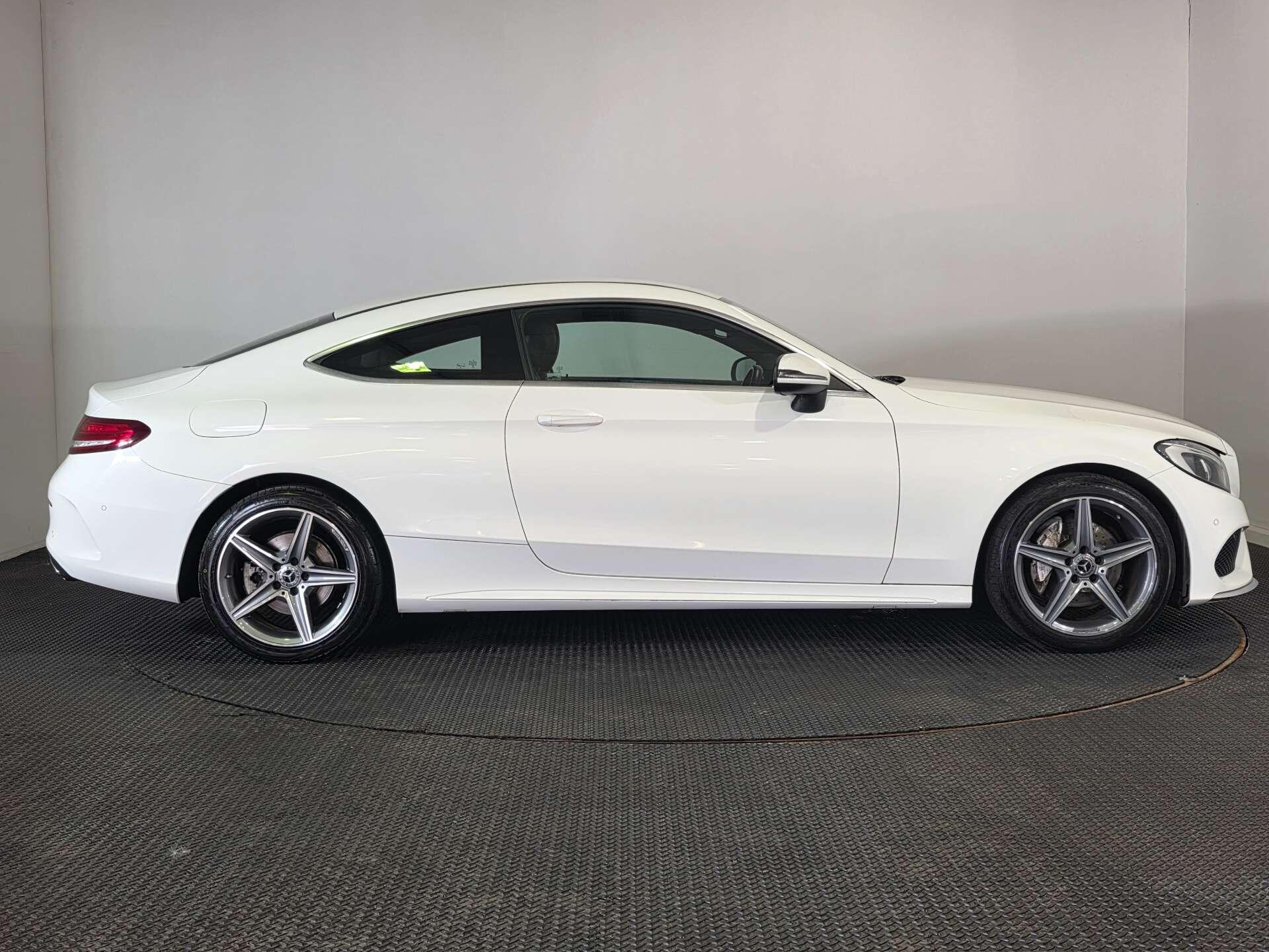 Mercedes-Benz C-Class view 8