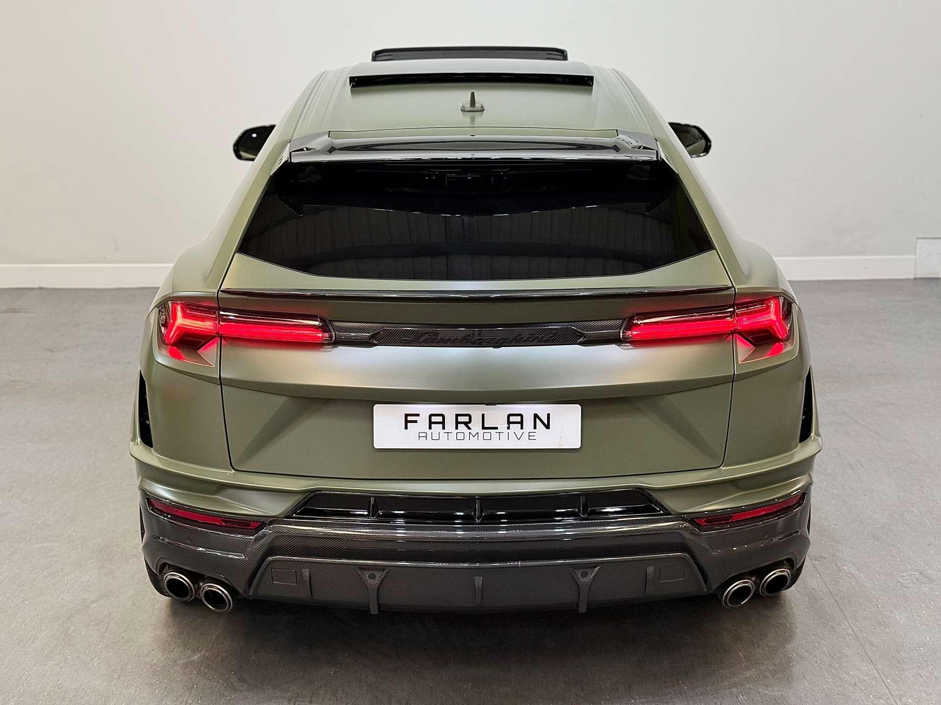 Lamborghini Urus view 29