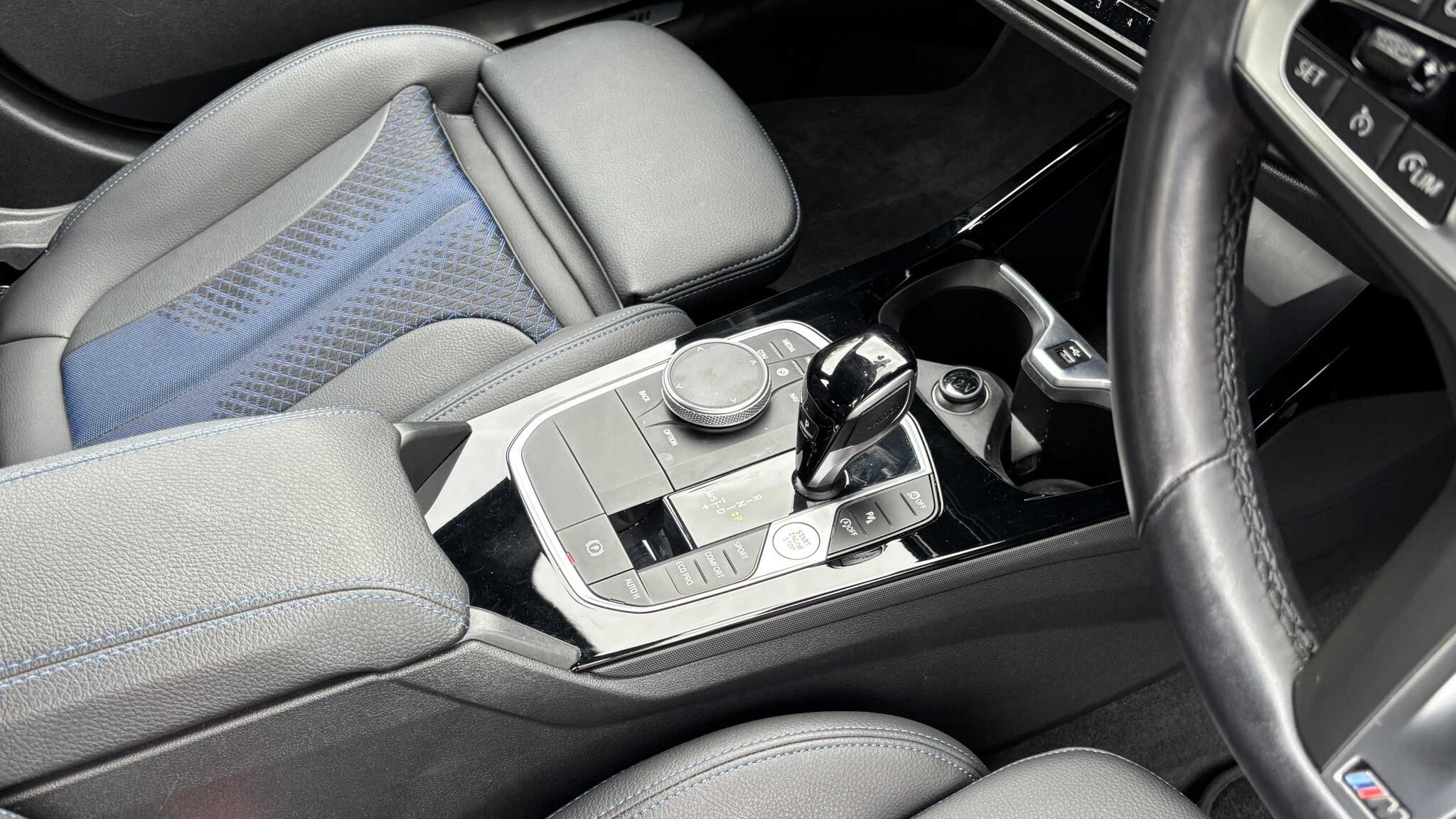 BMW 1 Series view 4