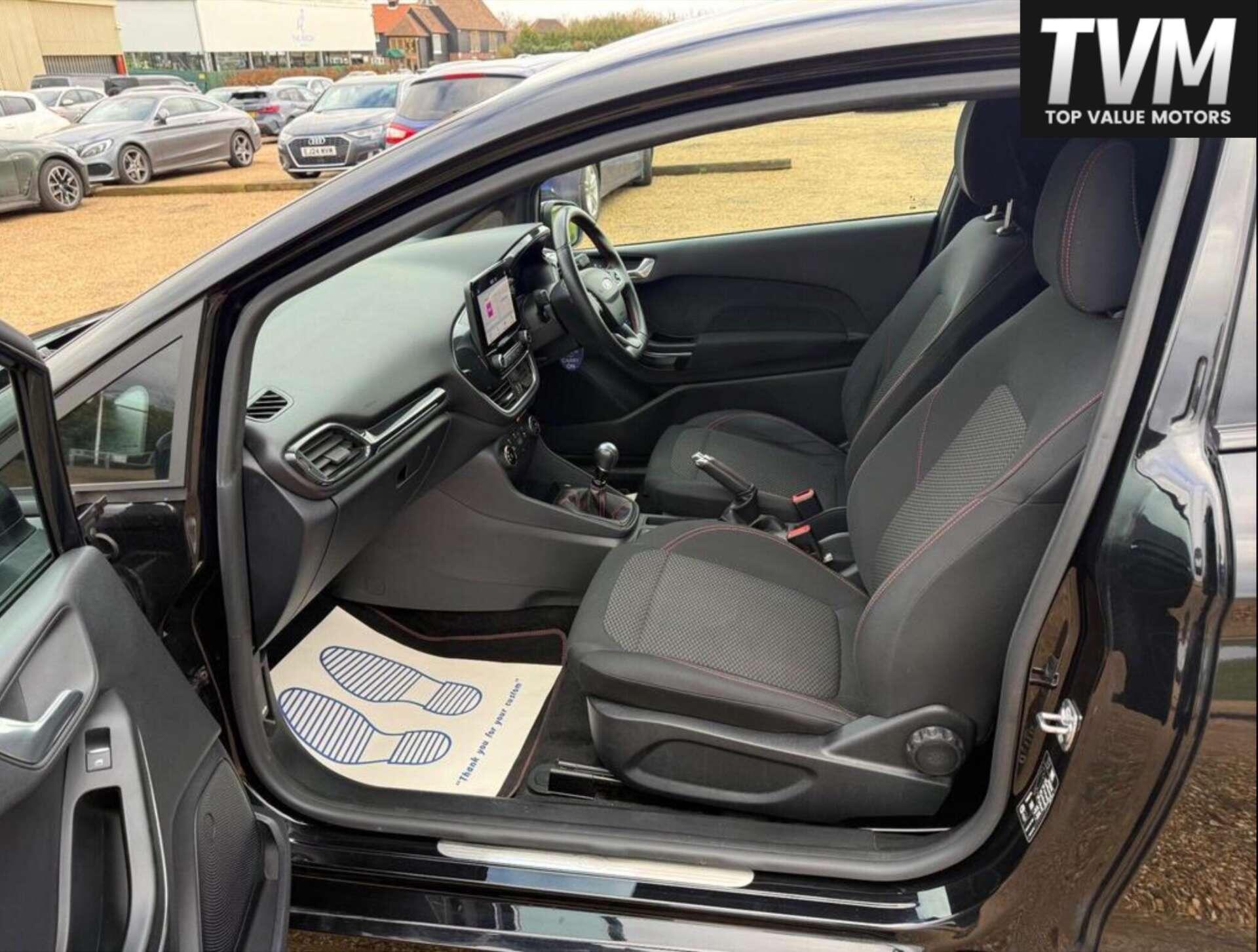 Ford Fiesta view 13