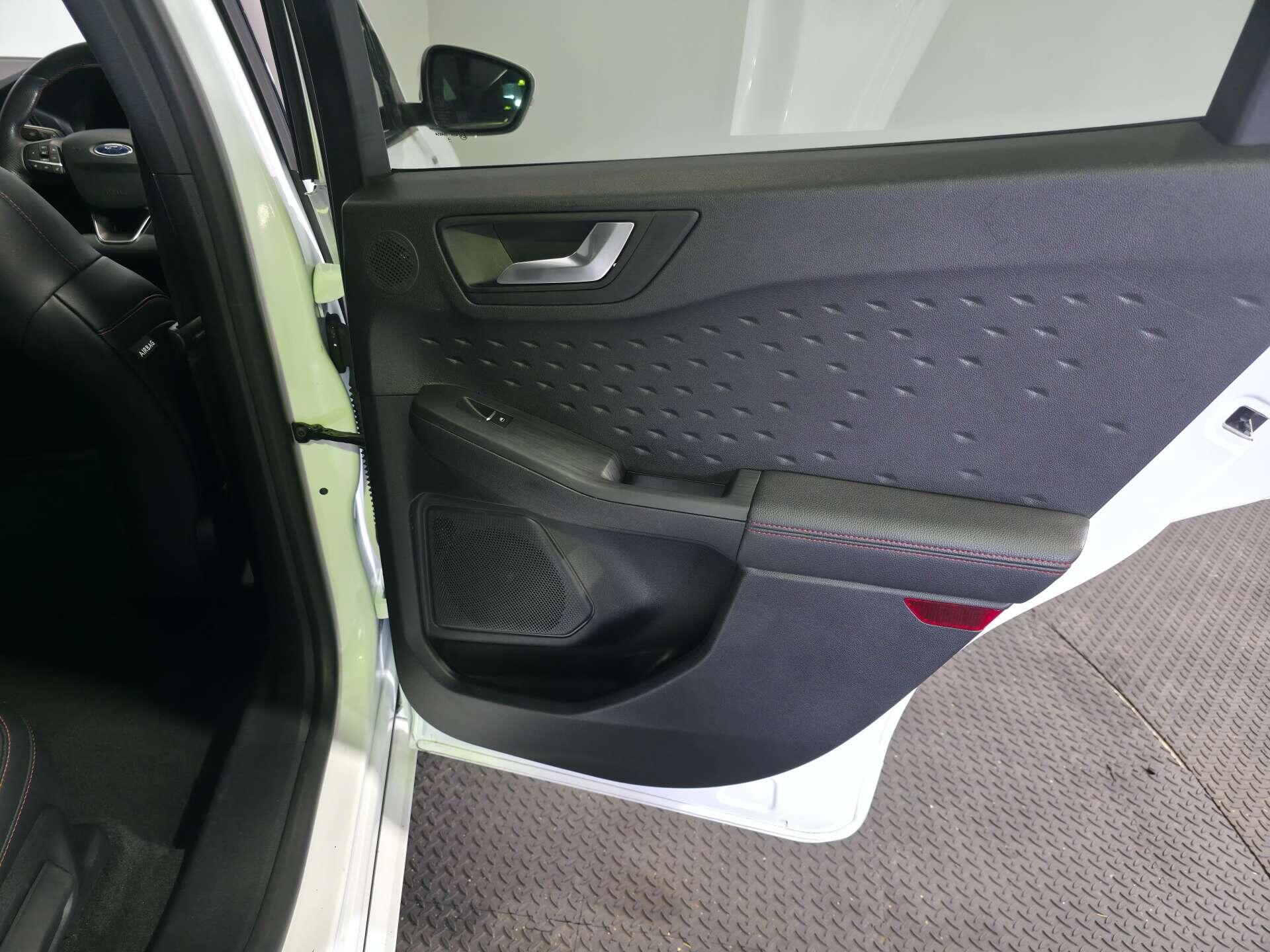 Ford Kuga view 53