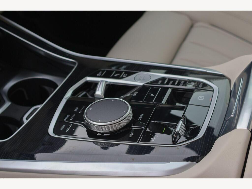 BMW X5 view 22