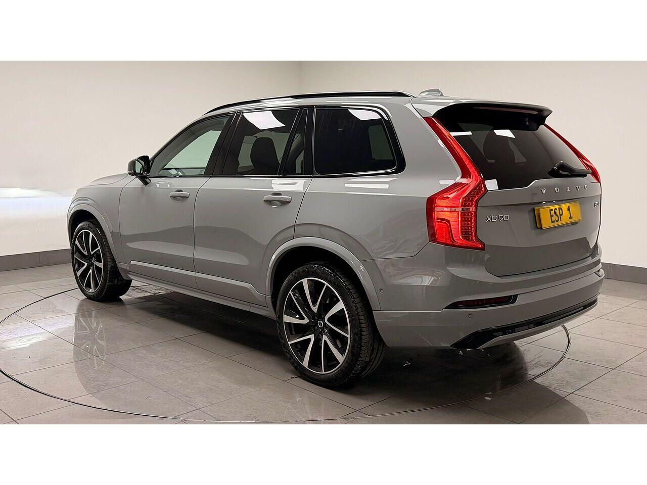Volvo XC90 view 8