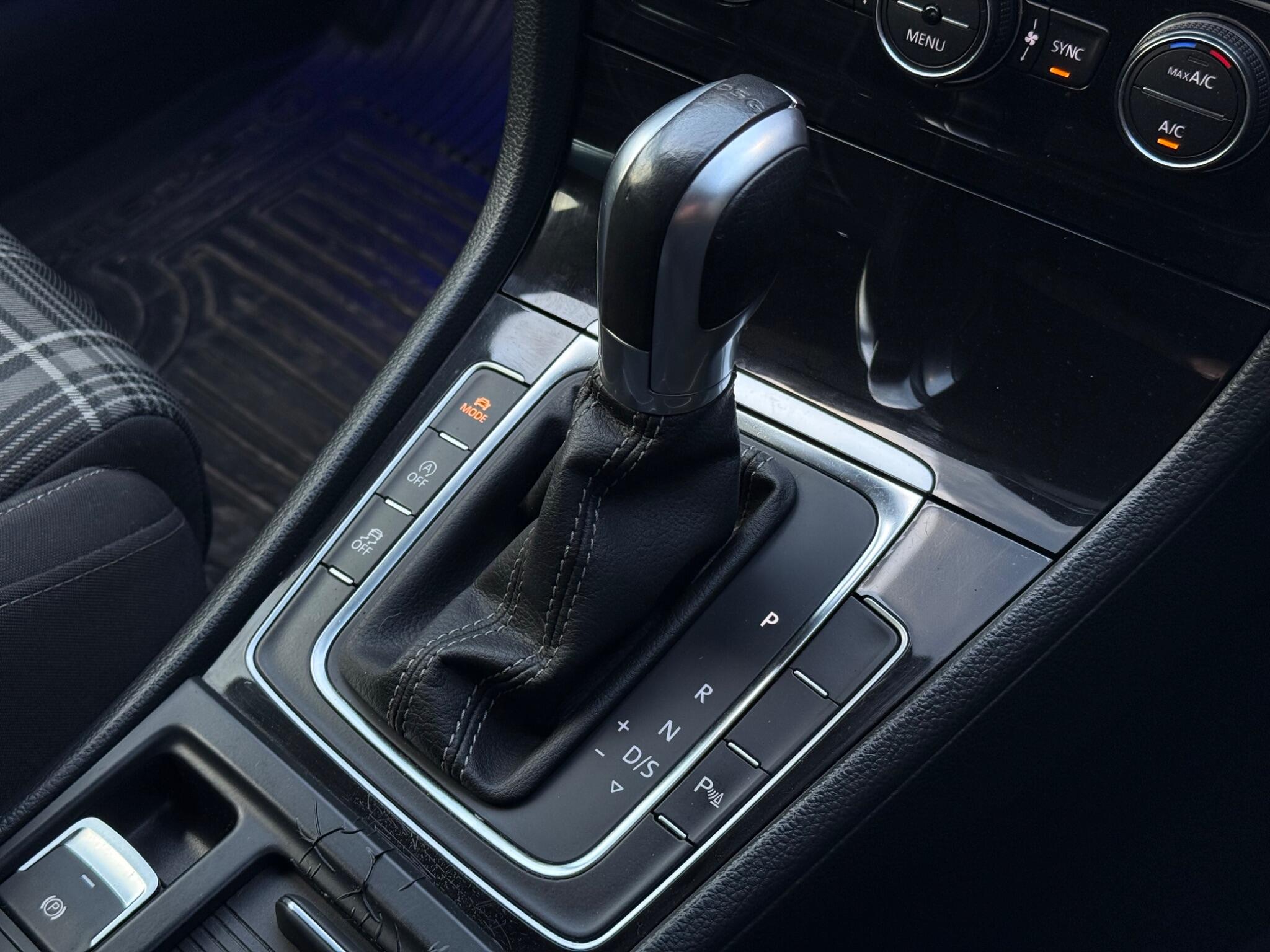 Volkswagen Golf view 16
