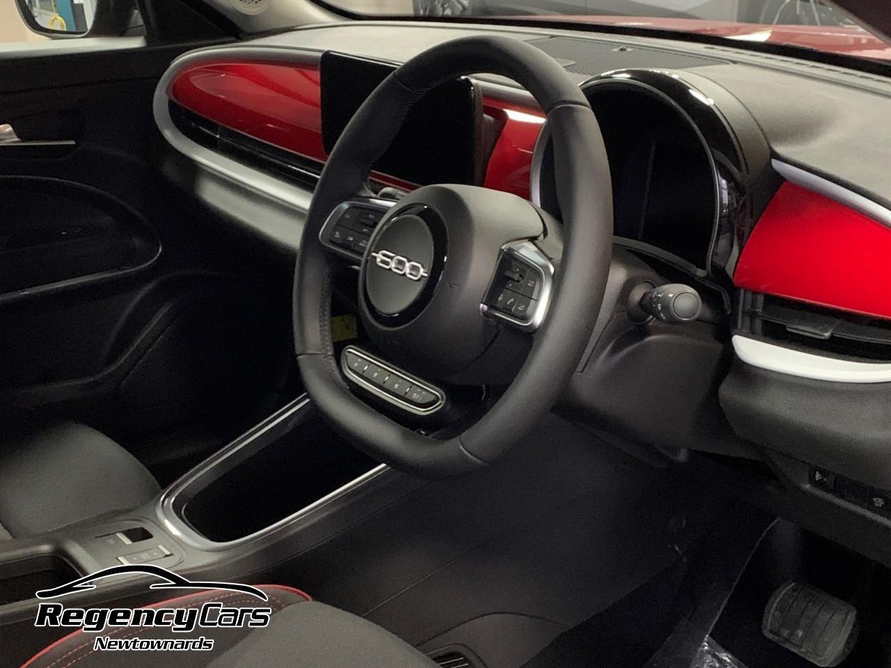 Fiat 600e view 8