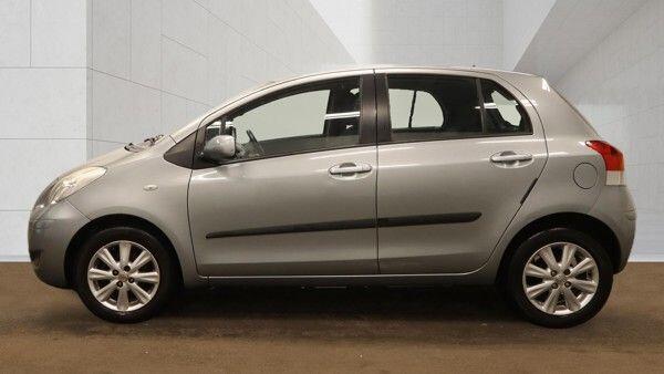 Toyota Yaris view 6