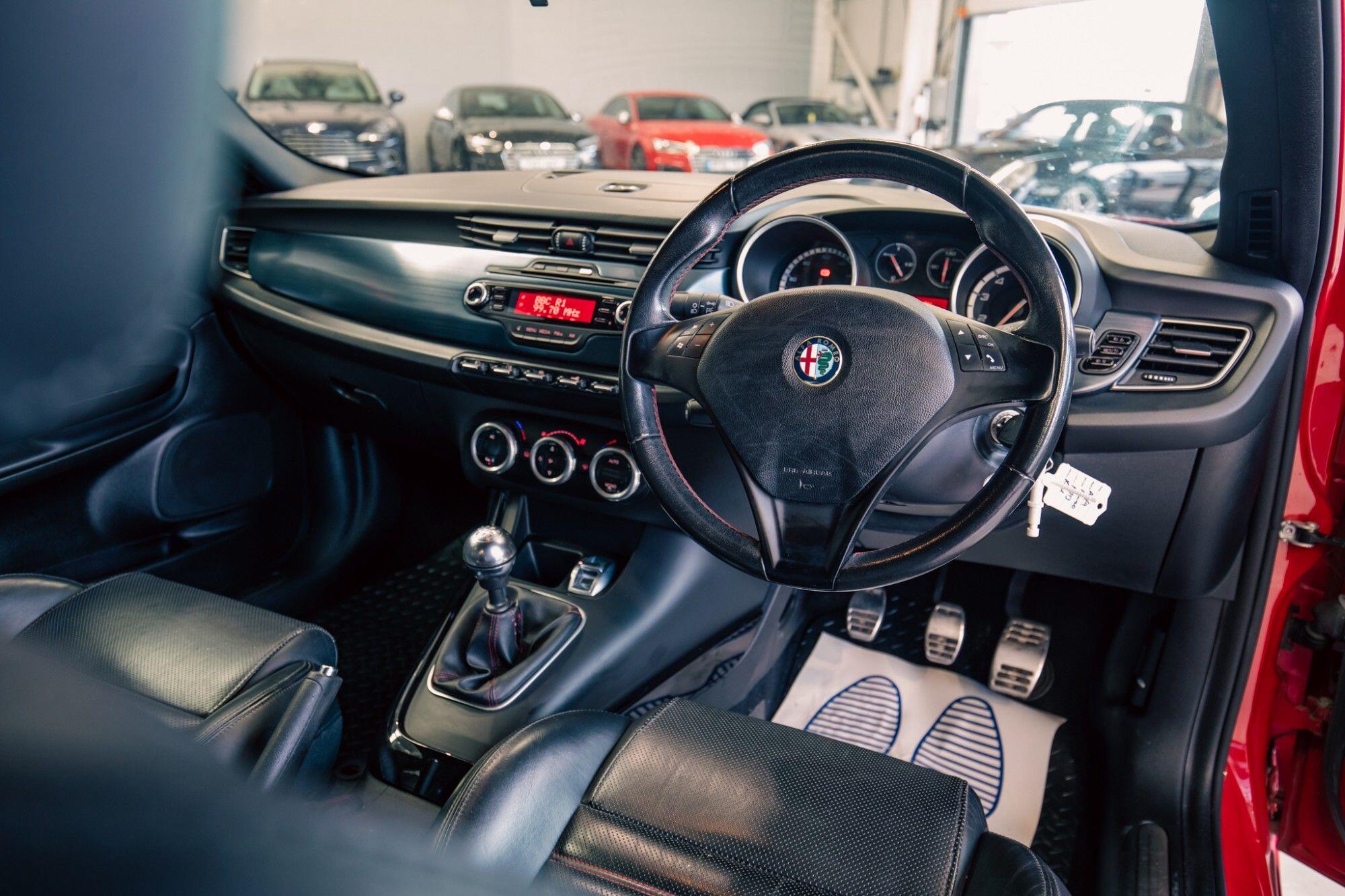 Alfa Romeo Giulietta view 2
