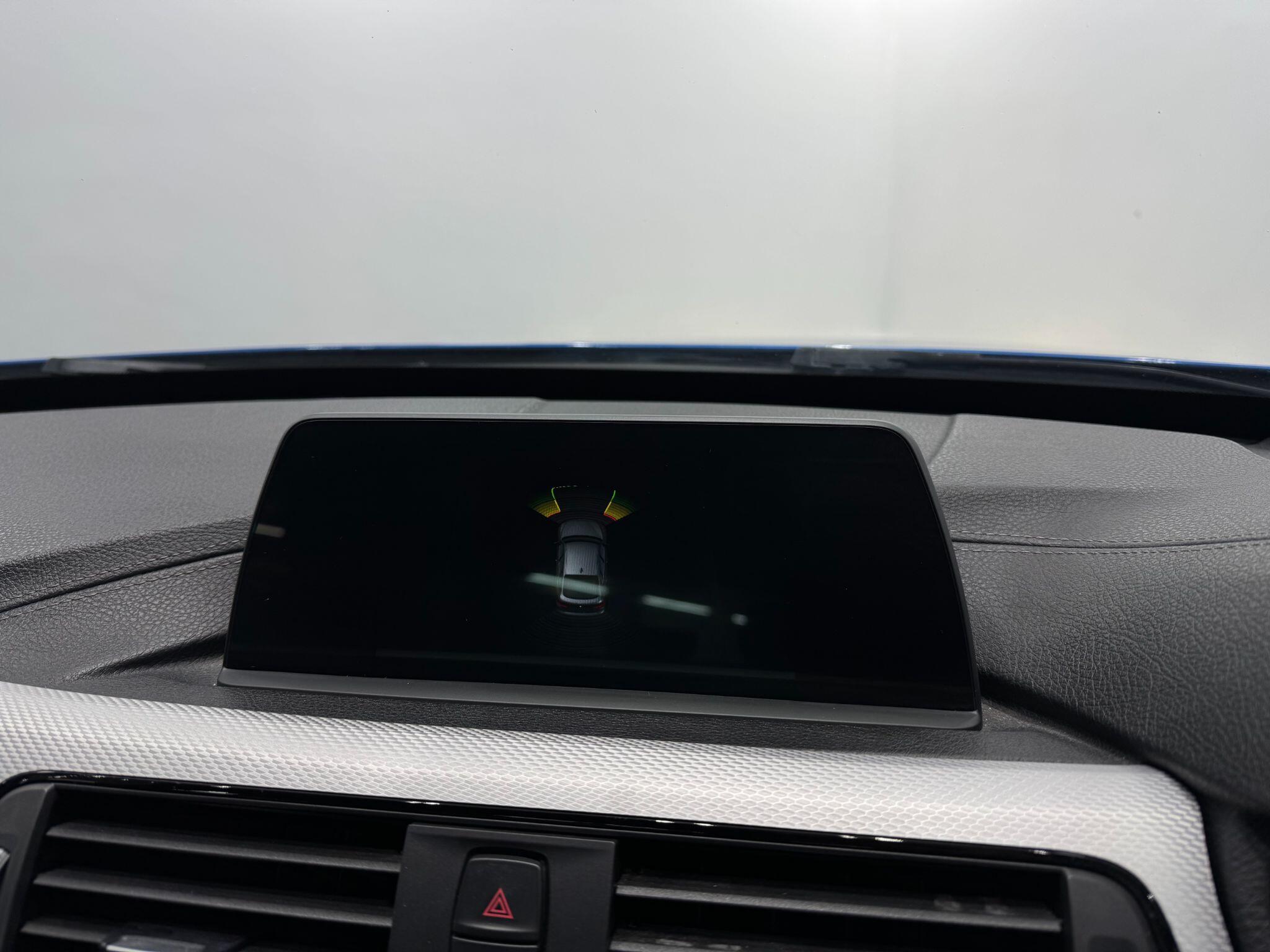 BMW 3 Series view 35