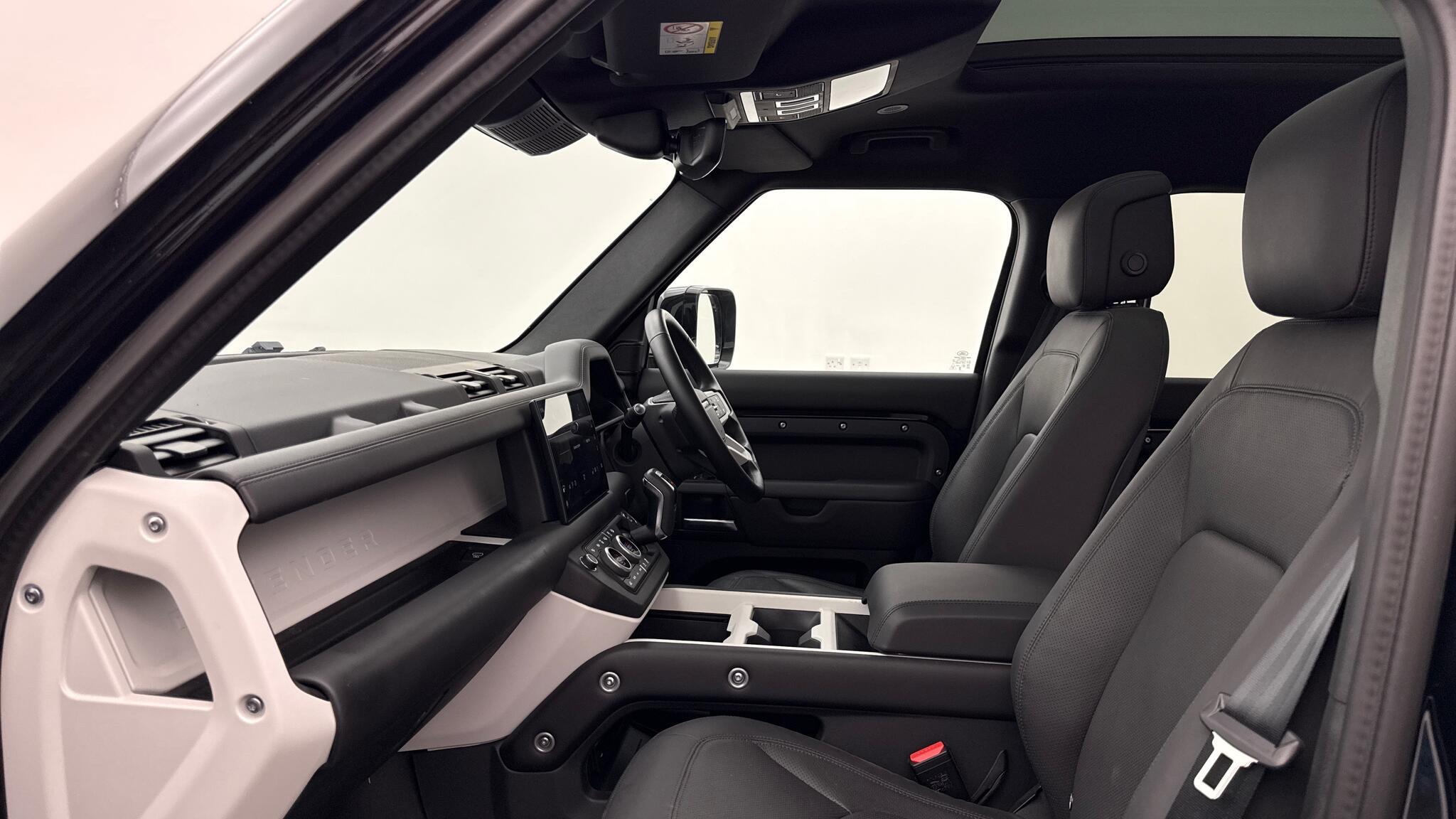 Land Rover Defender view 3