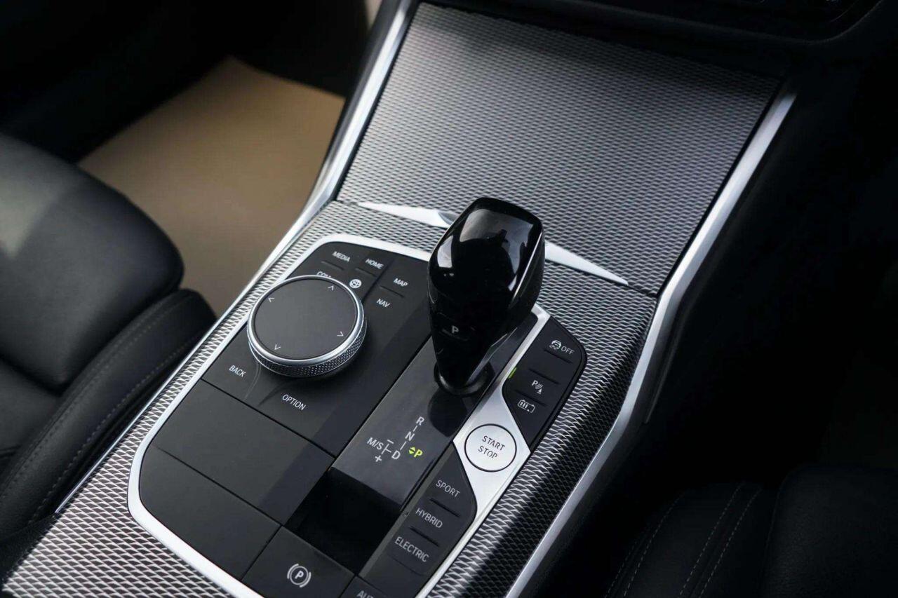BMW 3 Series view 44
