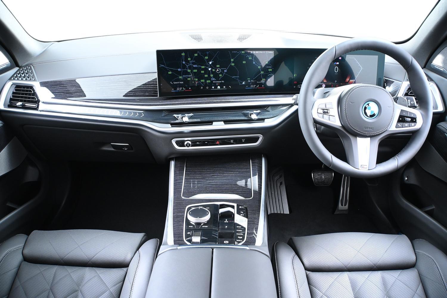 BMW X5 view 4