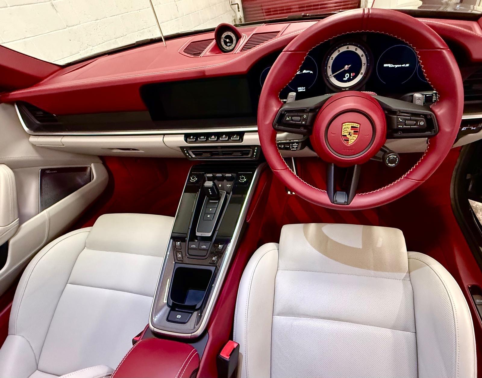 Porsche 911 view 14