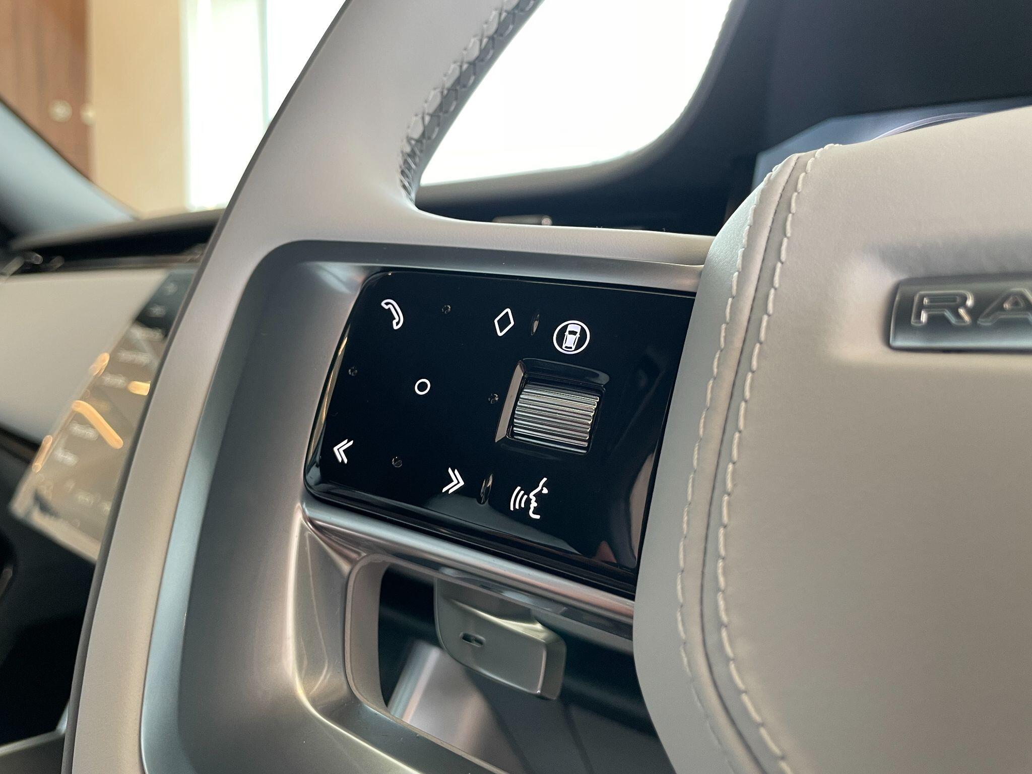 Land Rover Range Rover view 16