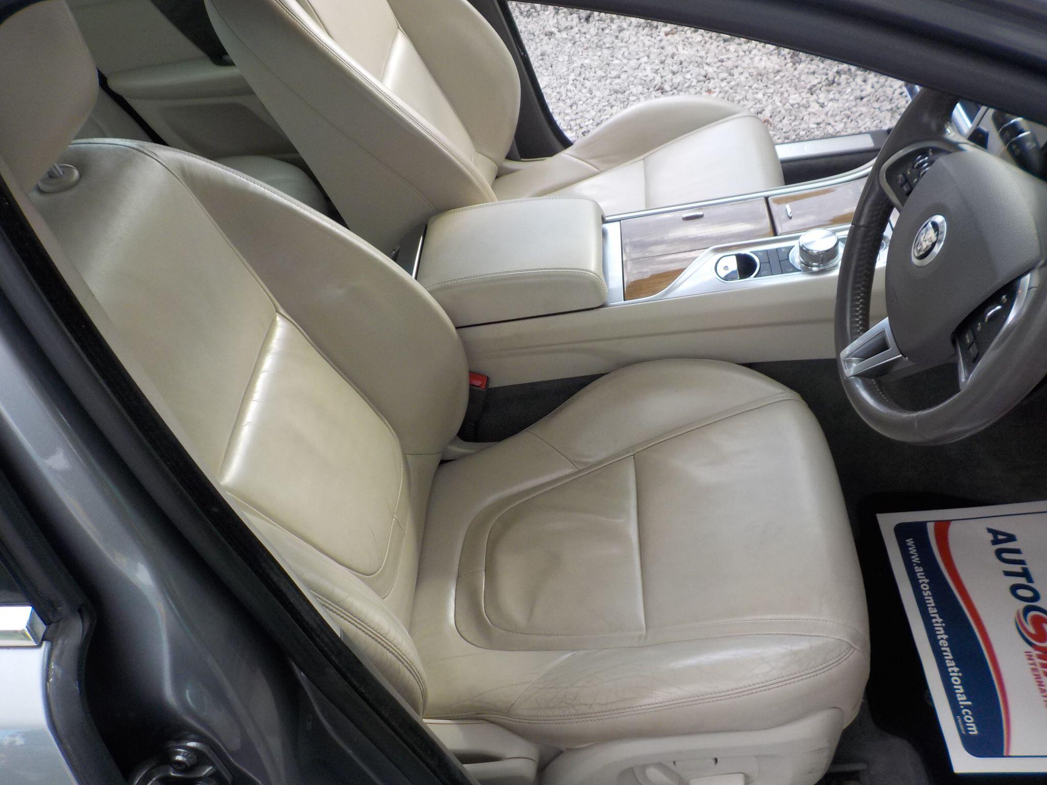 Jaguar XF 3.0d V6 Premium Luxury Auto Euro 5 4dr
