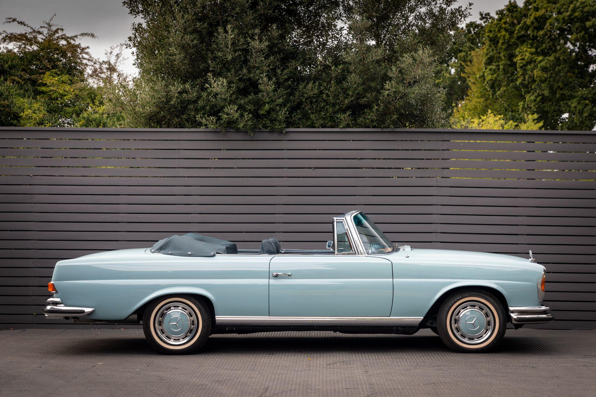 Mercedes-Benz 280 view 10