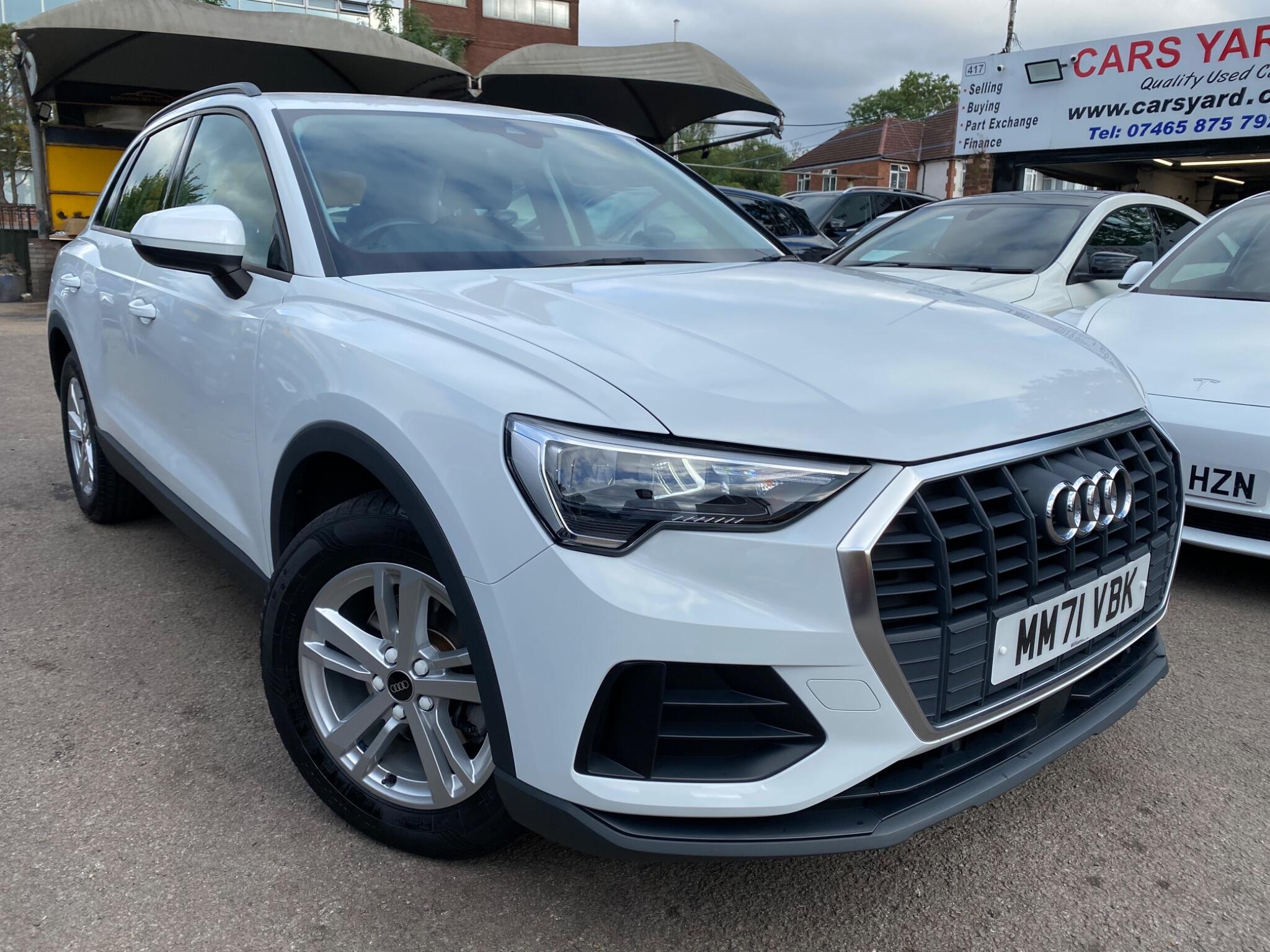 Audi Q3 view 4