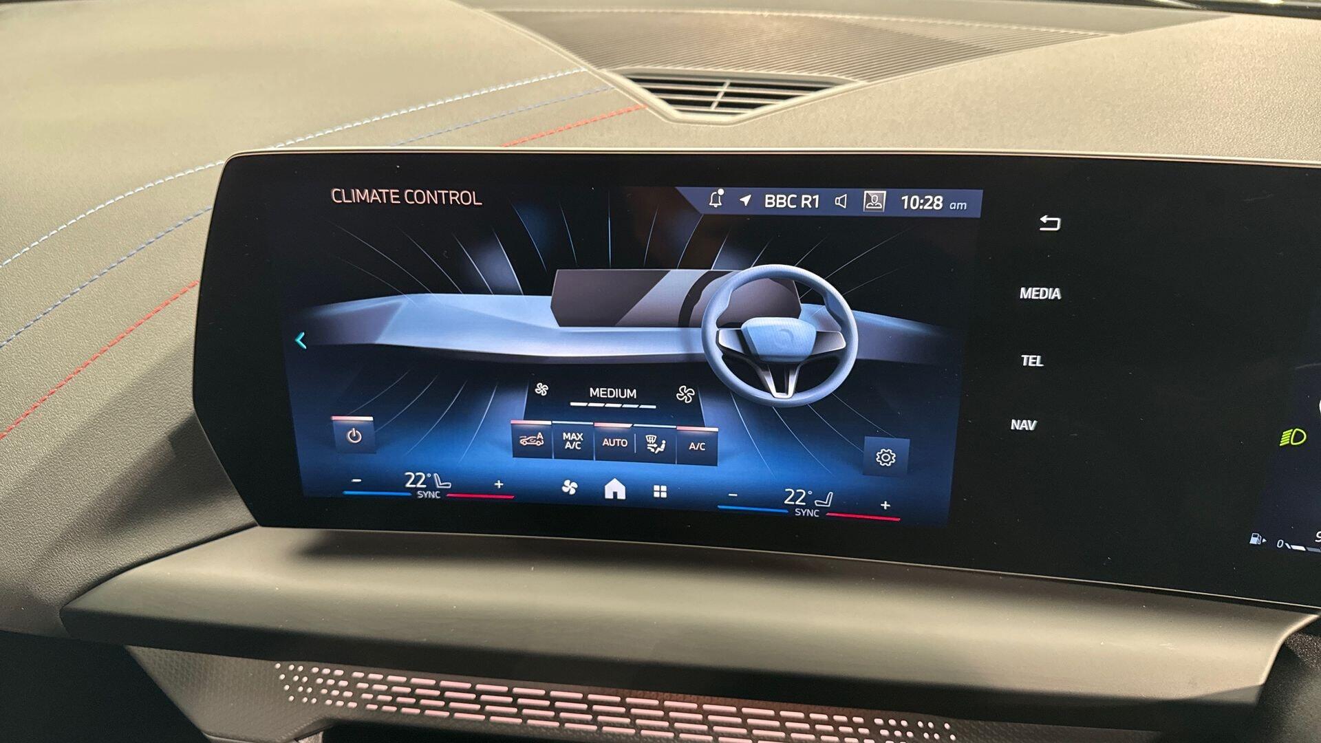 BMW 2 Series view 25