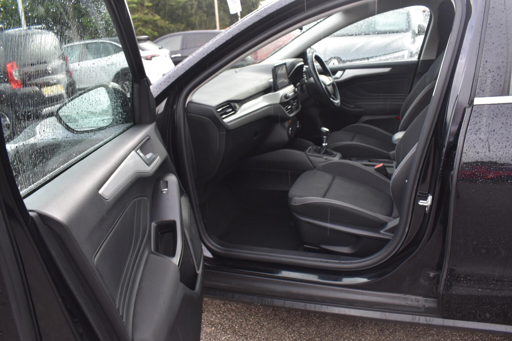 Focus - 1.5 EcoBlue Zetec Euro 6 (s/s) 5dr - Image 5