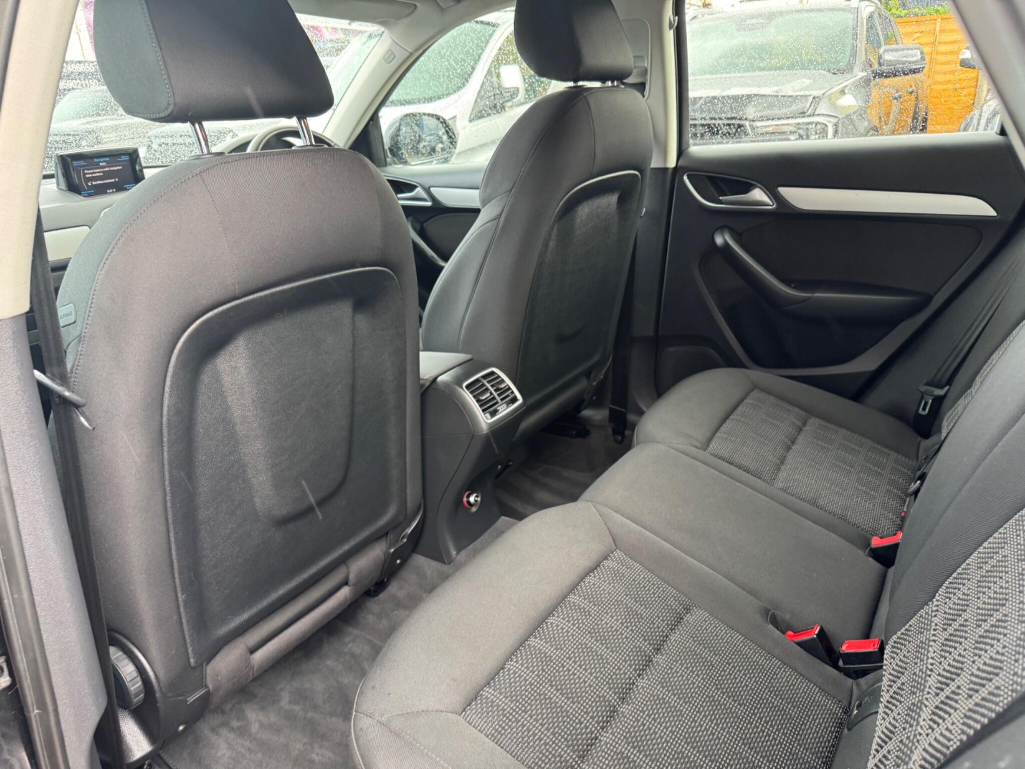 Audi Q3 view 30