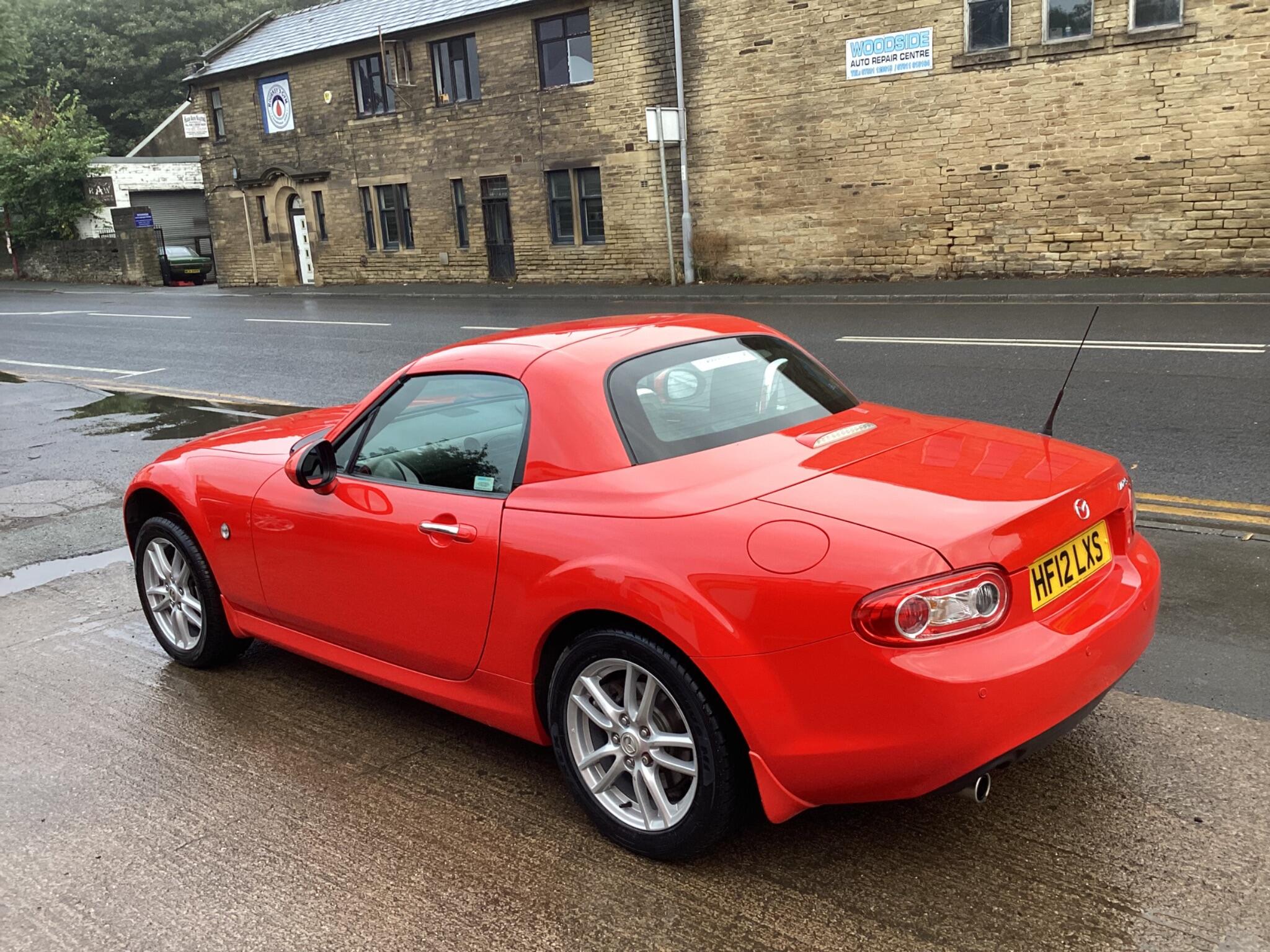Mazda MX-5 view 5