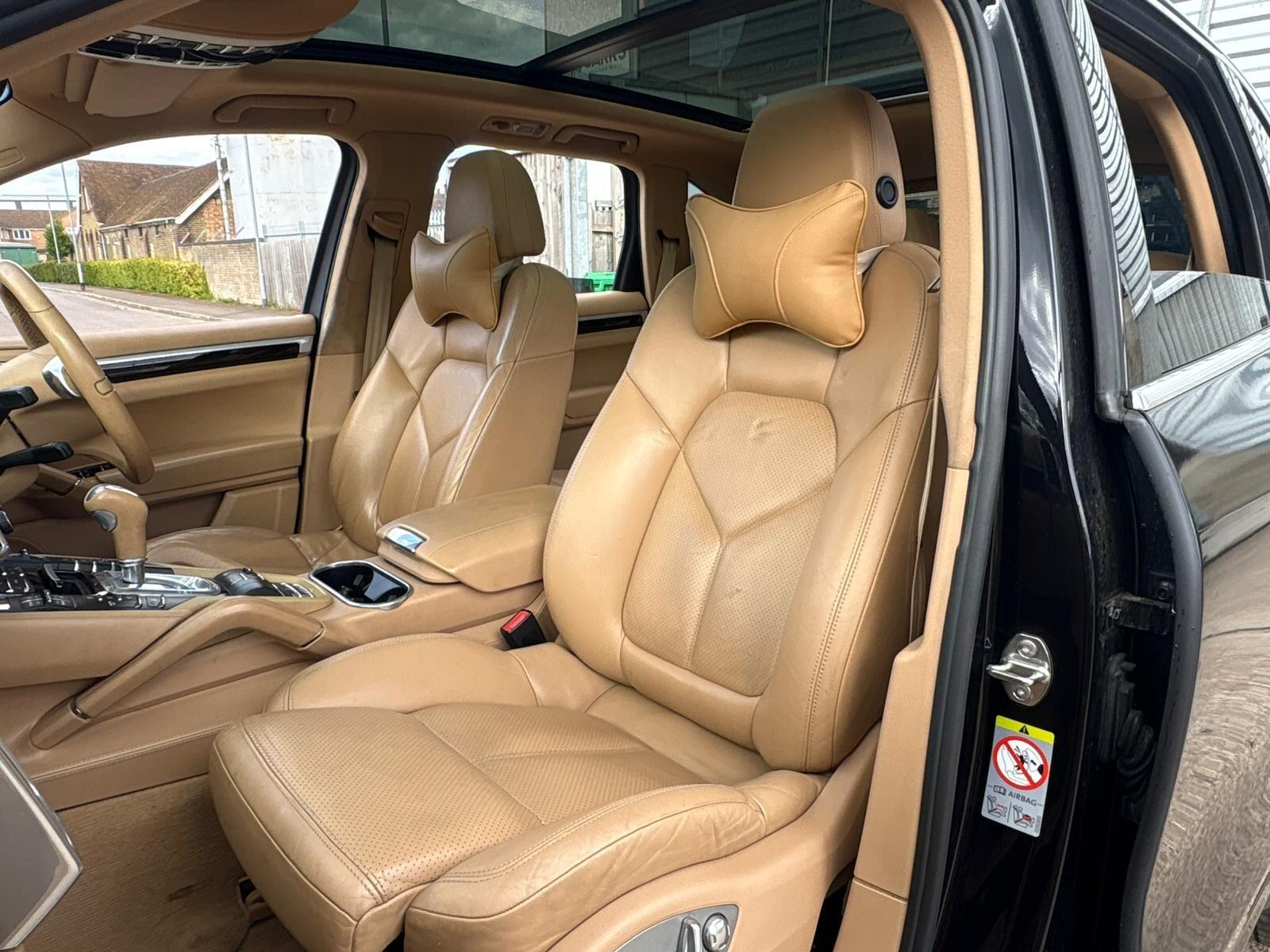 Porsche Cayenne view 25