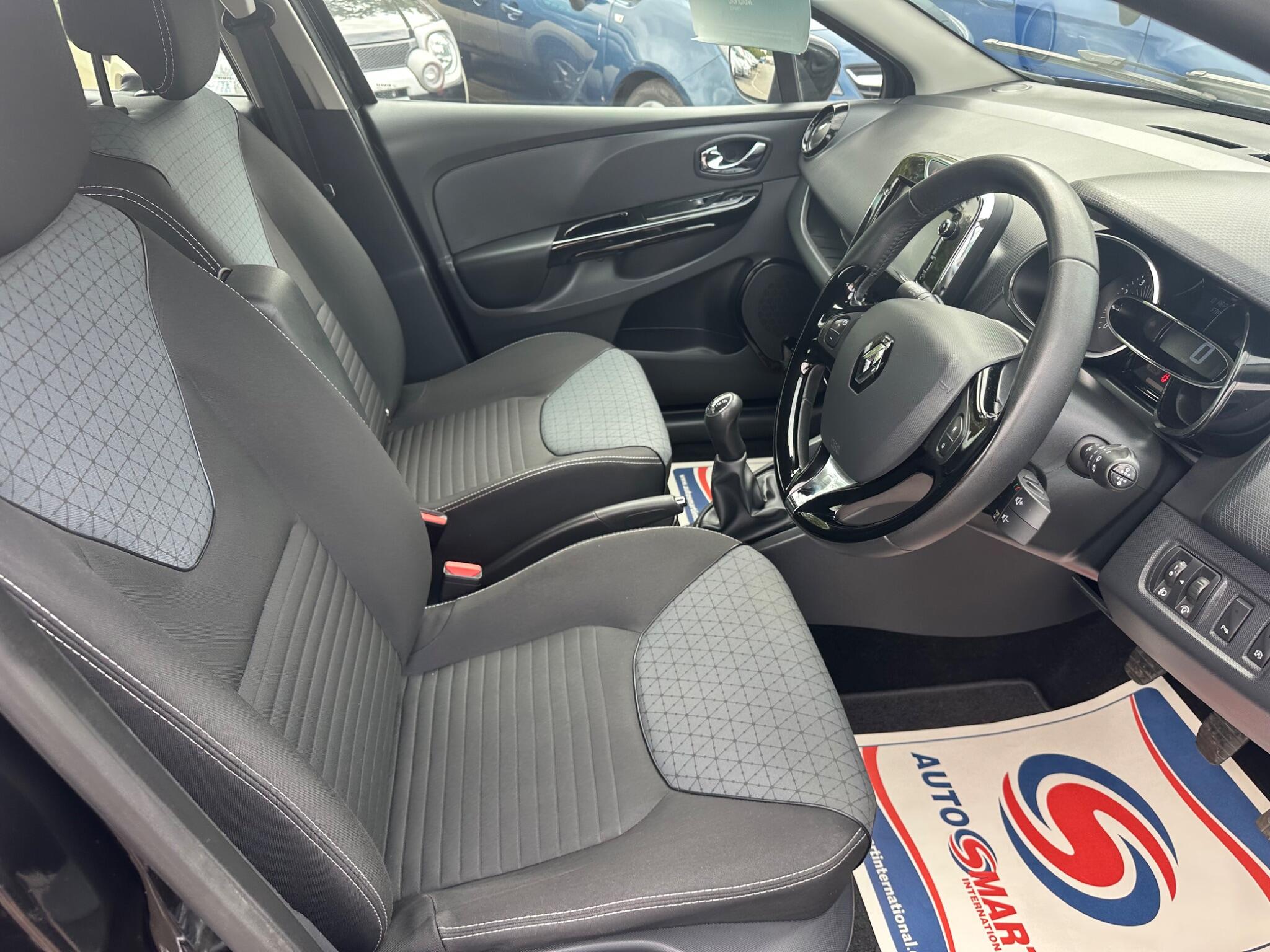Renault Clio view 16