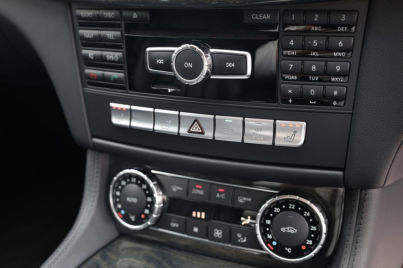 Mercedes-Benz CLS view 27