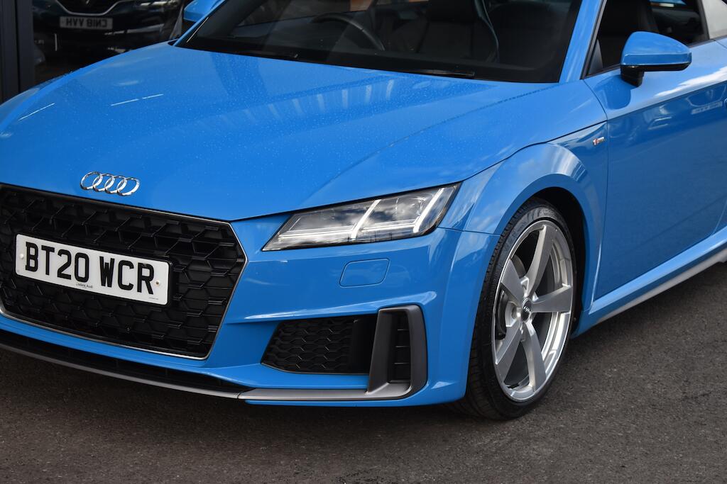 Audi TT view 10