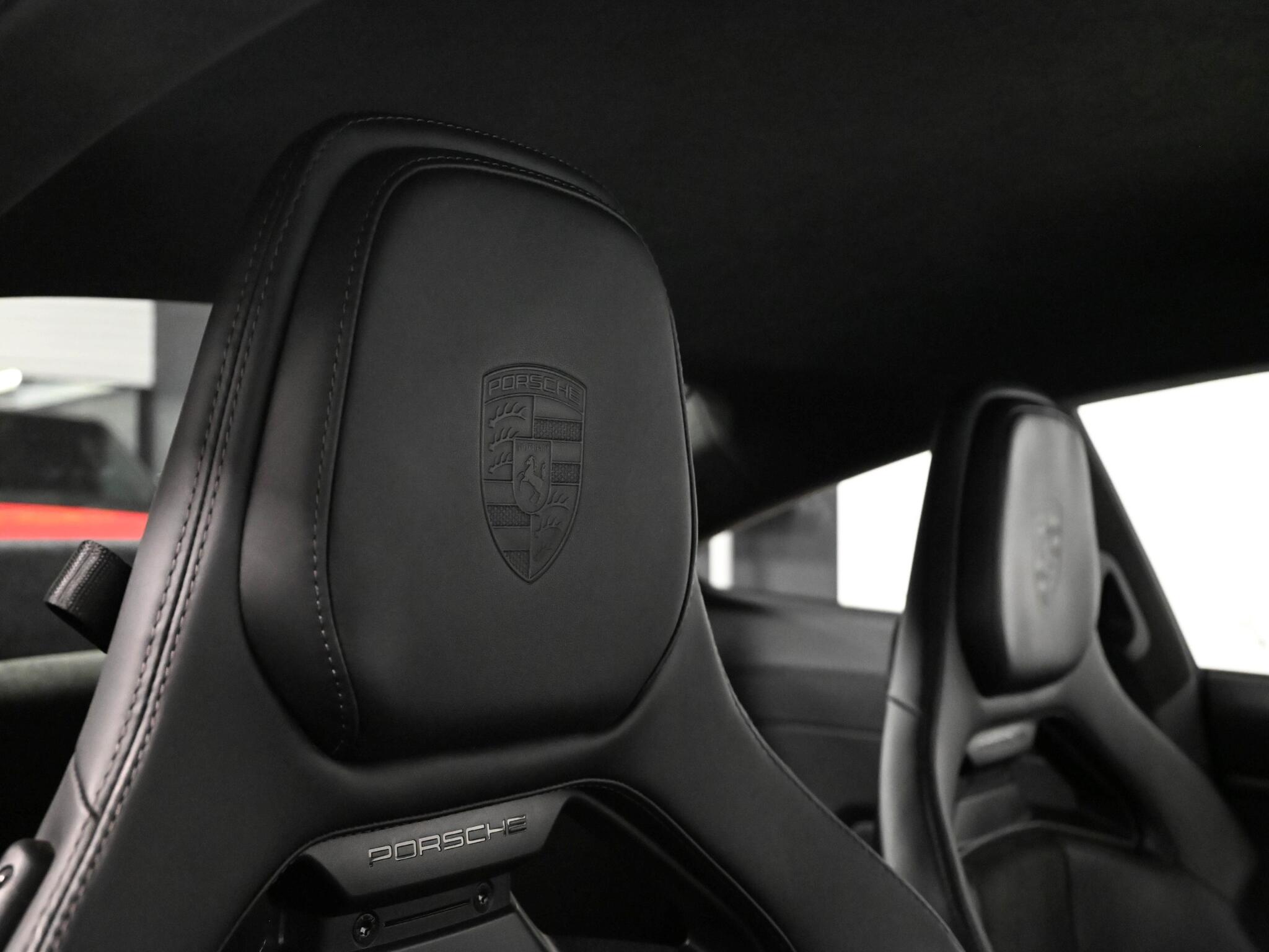 Porsche 911 view 38