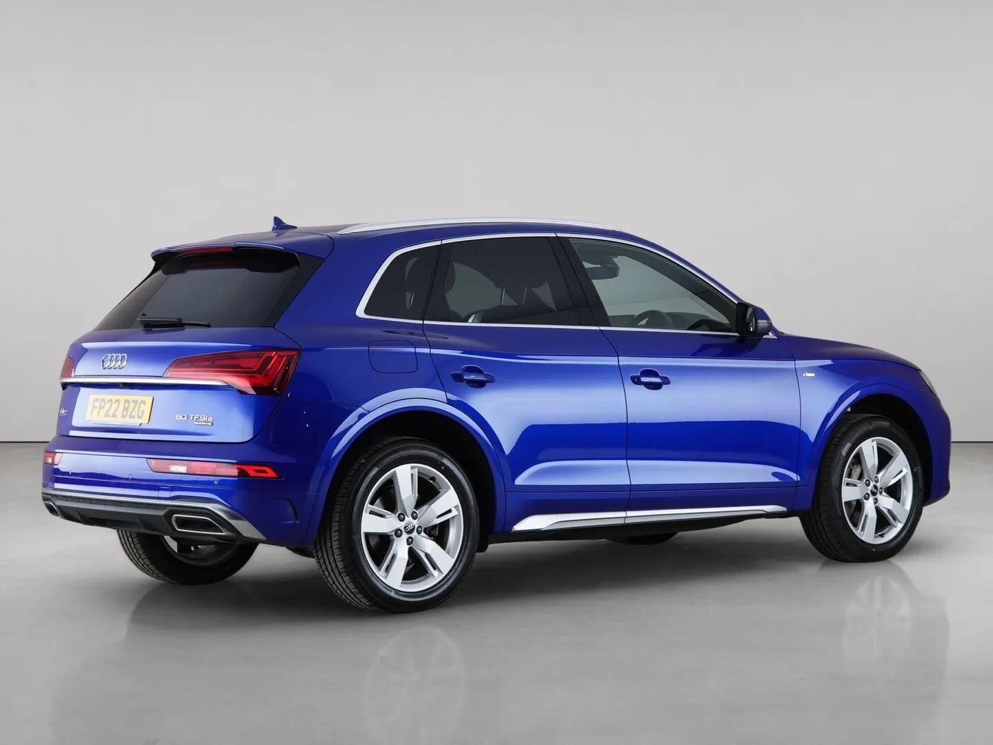 Audi Q5 view 7