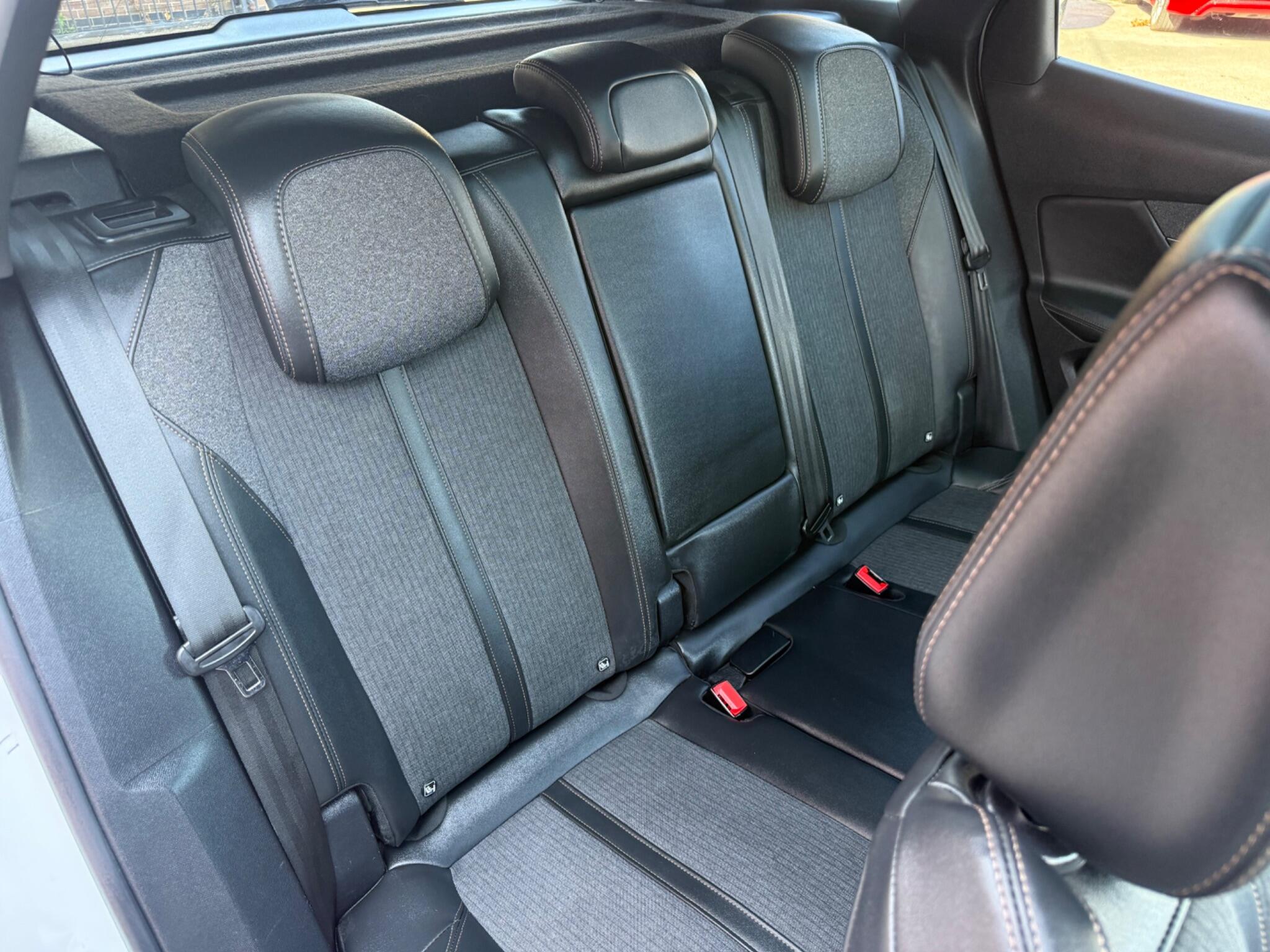 Peugeot 3008 view 15
