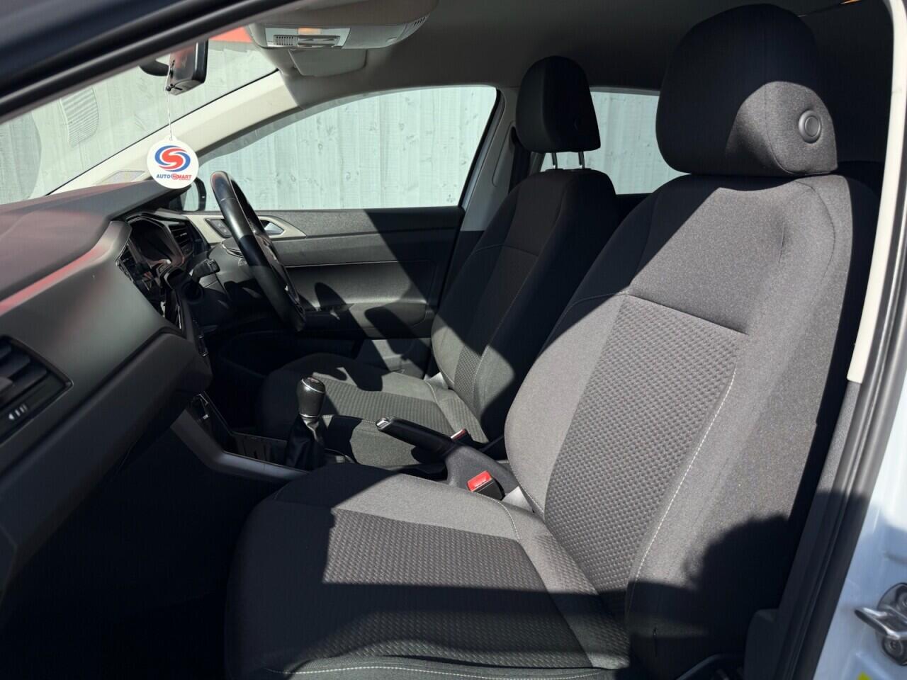Volkswagen Polo view 23