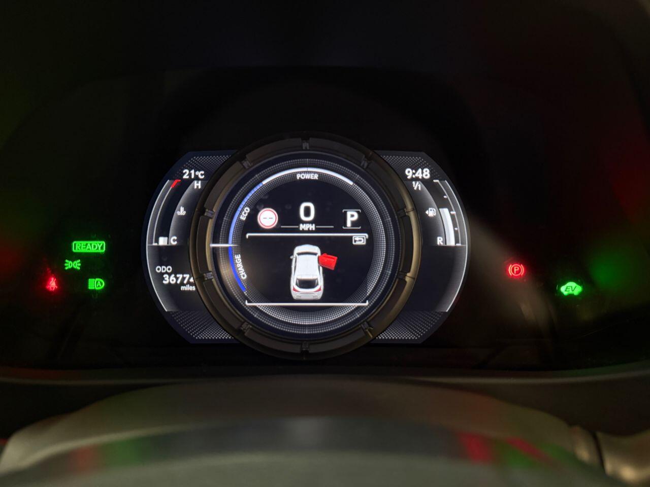 Lexus Ux view 9