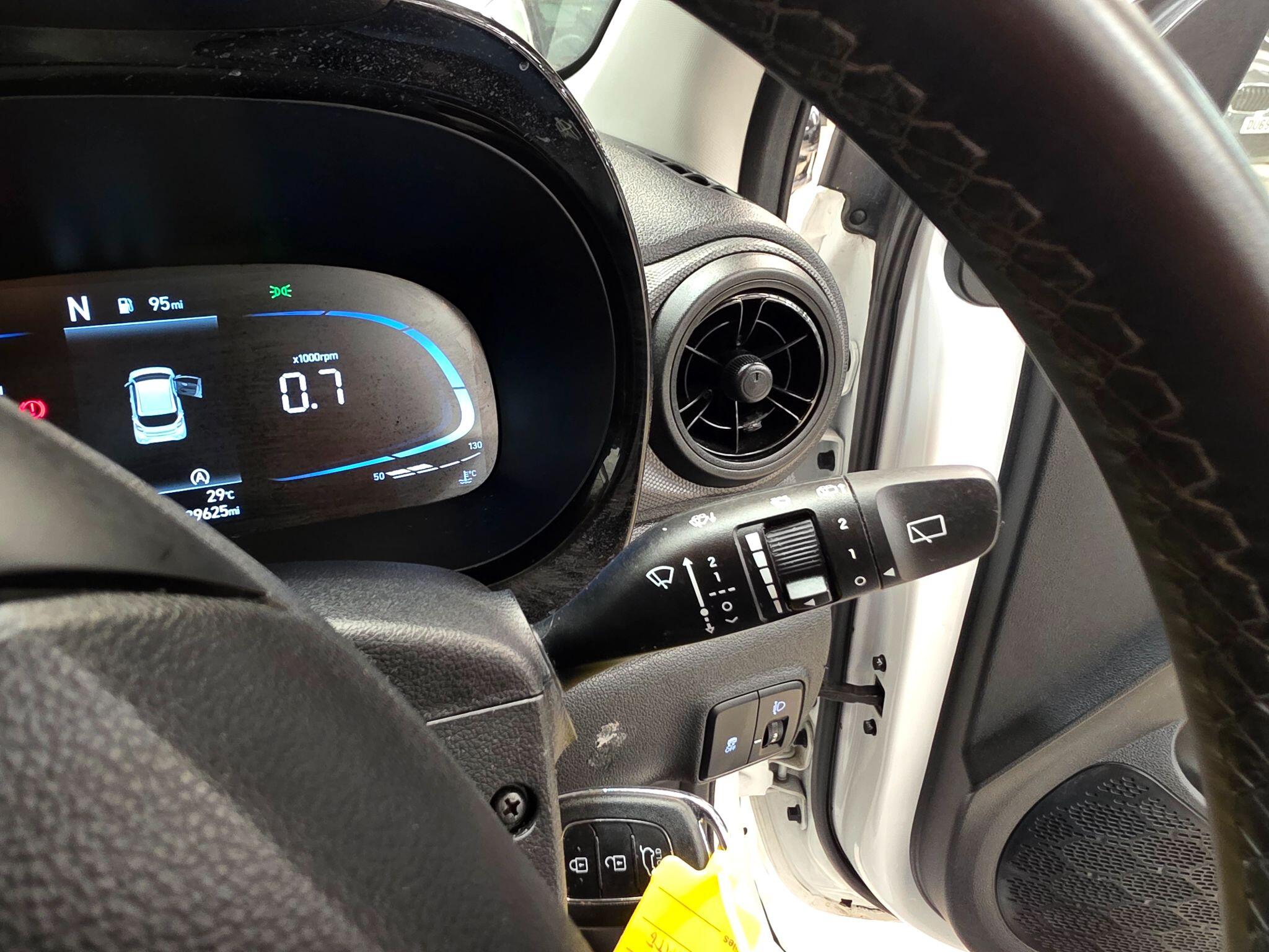 Hyundai I10 view 18