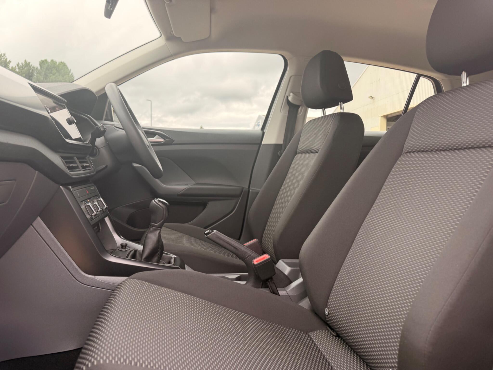 Volkswagen T-Cross view 33