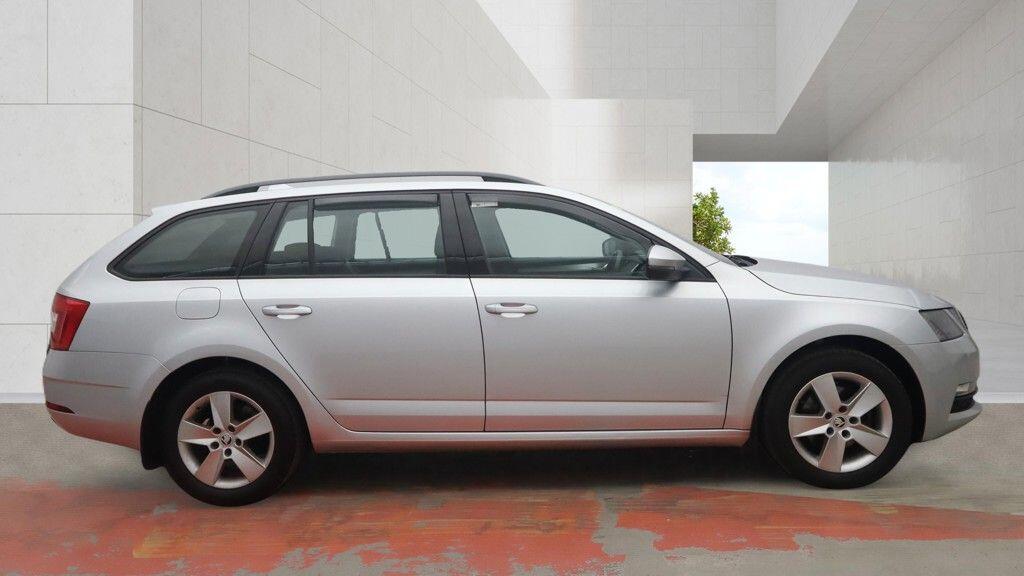 Skoda Octavia view 10
