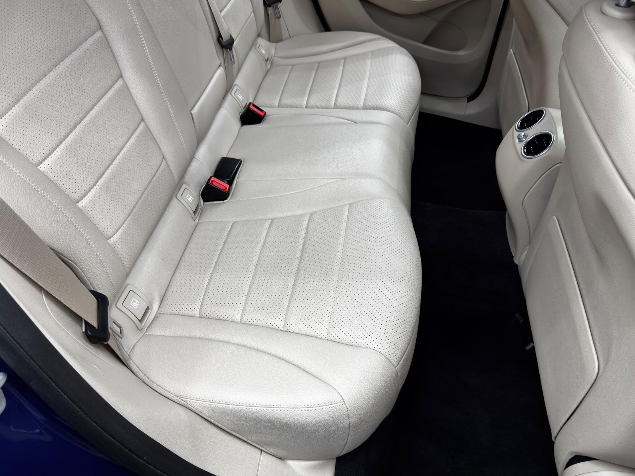 Mercedes-Benz GLC view 16